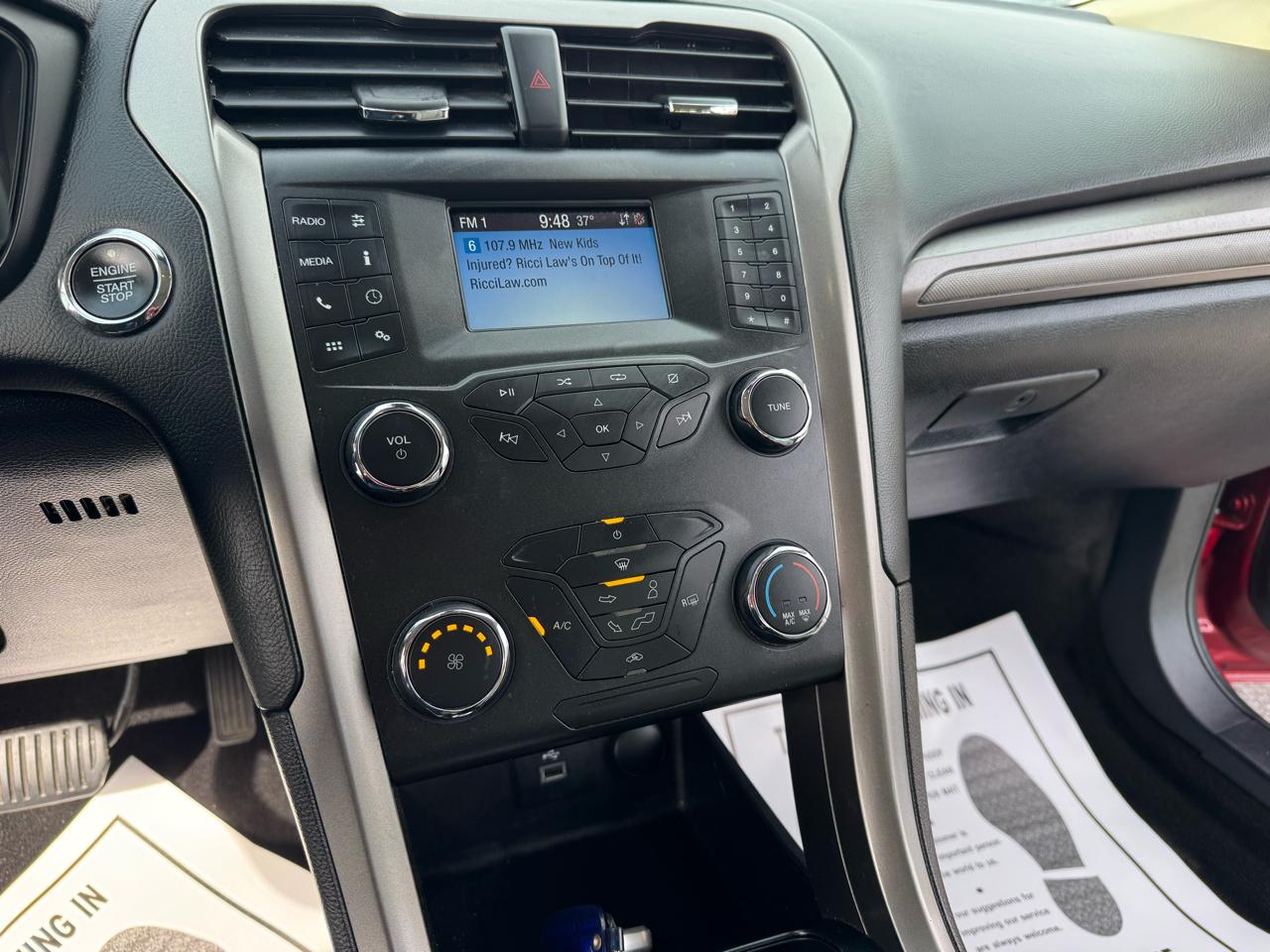 Ford Fusion S FWD 2020