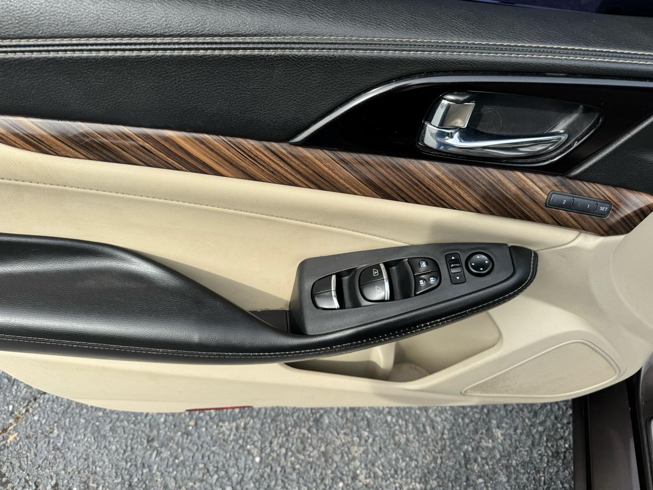 Nissan Maxima 4dr Sdn 3.5 Platinum 2016