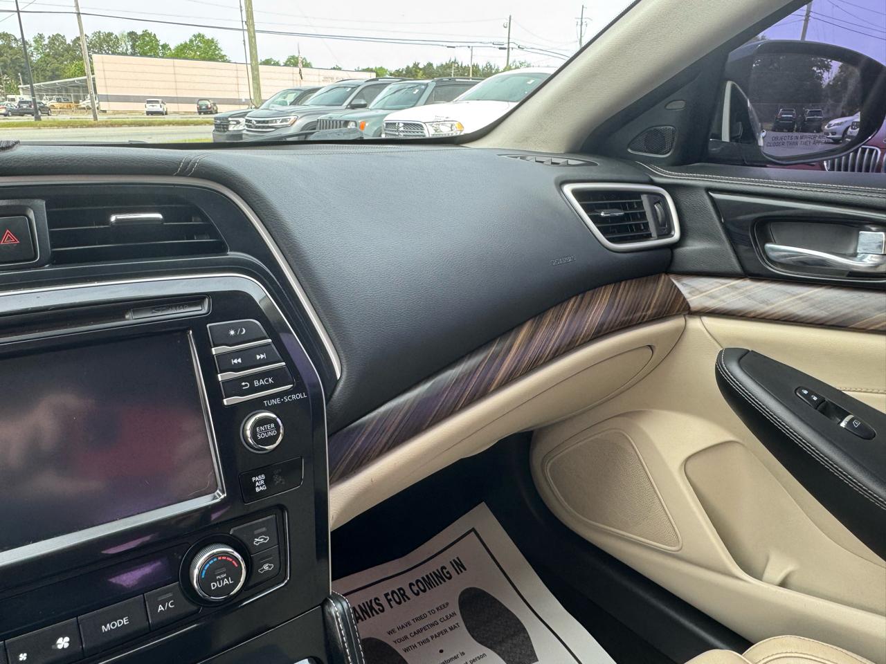 Nissan Maxima 4dr Sdn 3.5 Platinum 2016