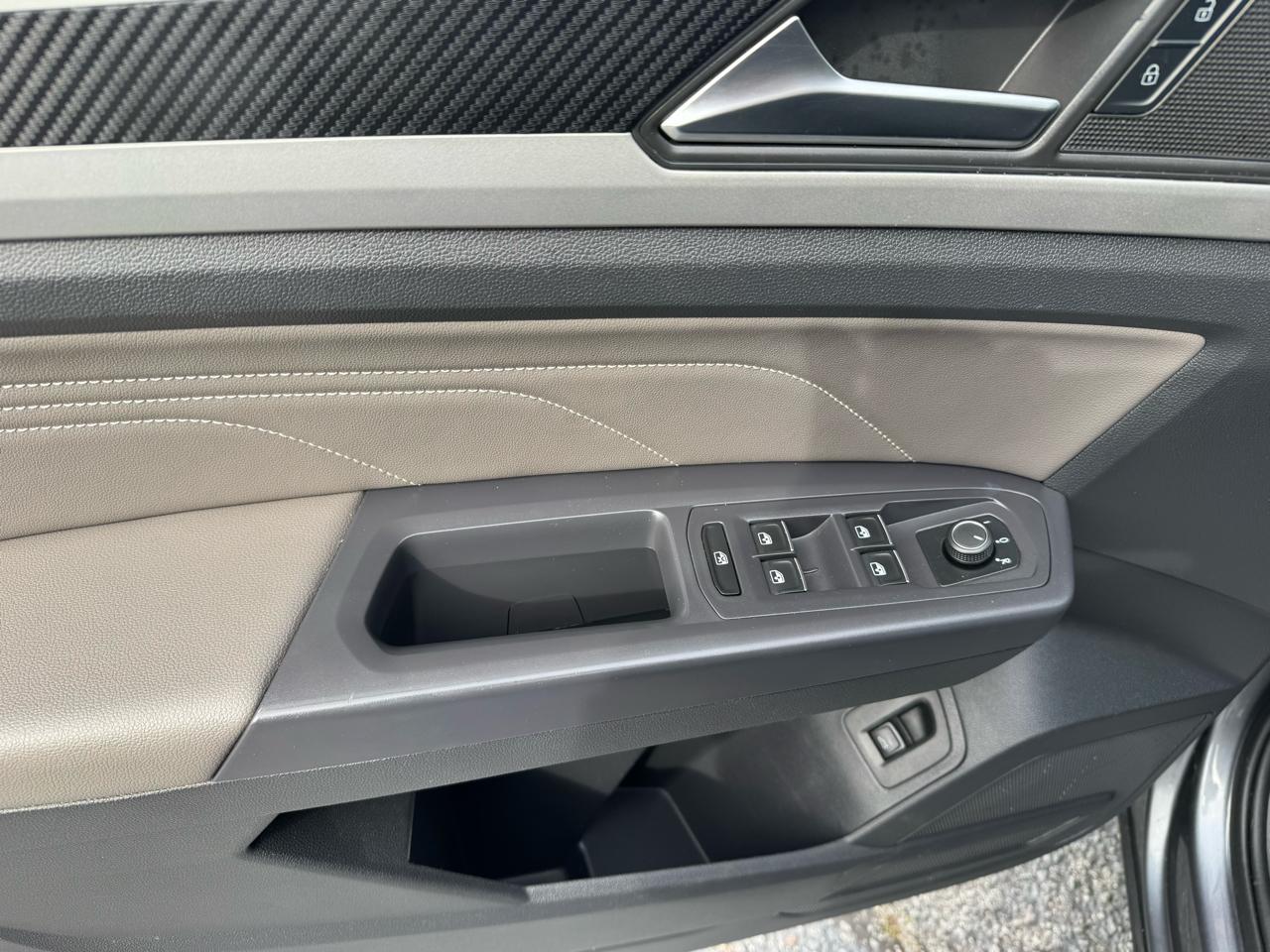 Volkswagen Atlas 2021.5 3.6L V6 SE w/Technology FWD 2021