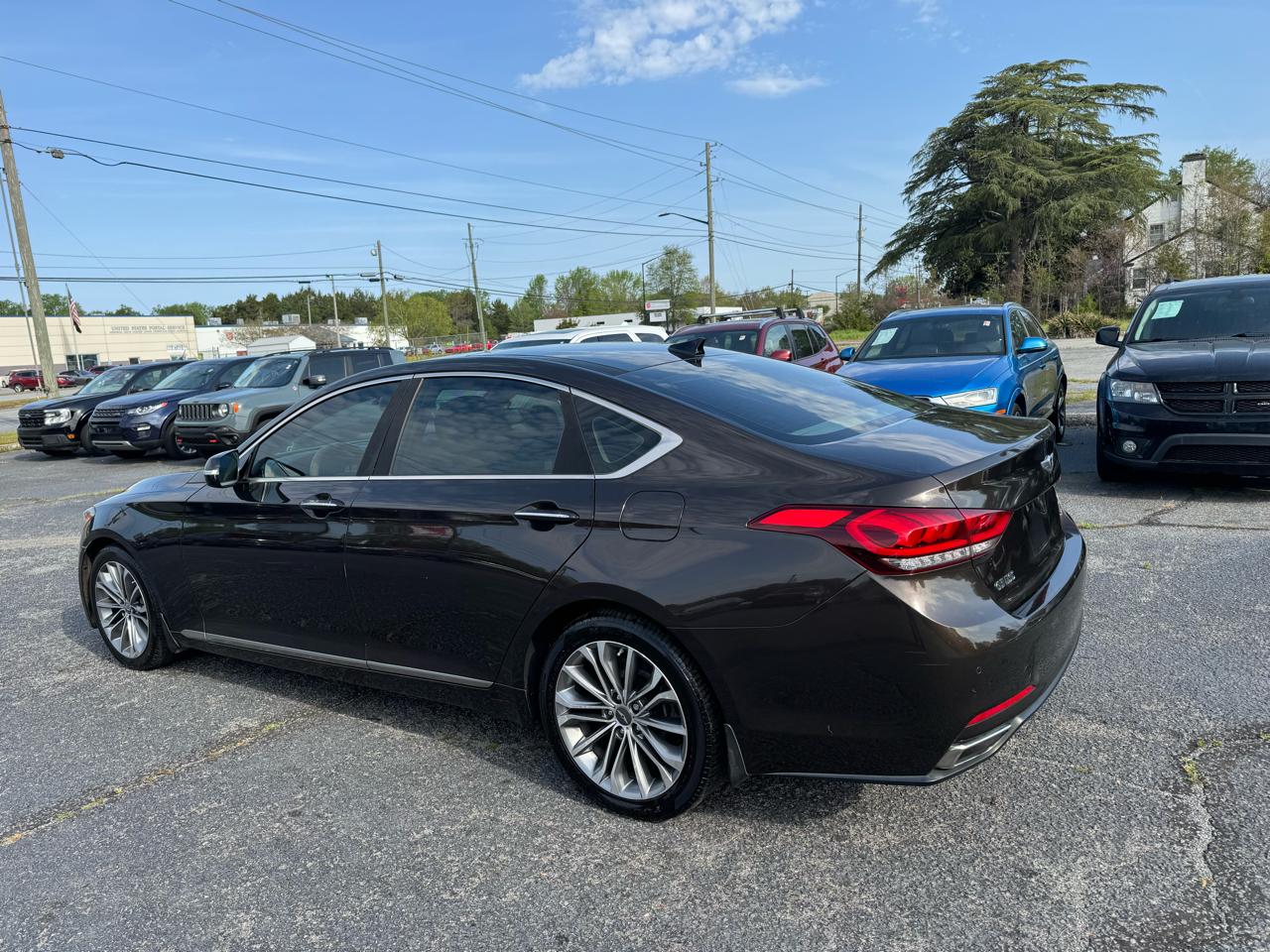Hyundai Genesis 4dr Sdn V6 3.8L RWD 2015
