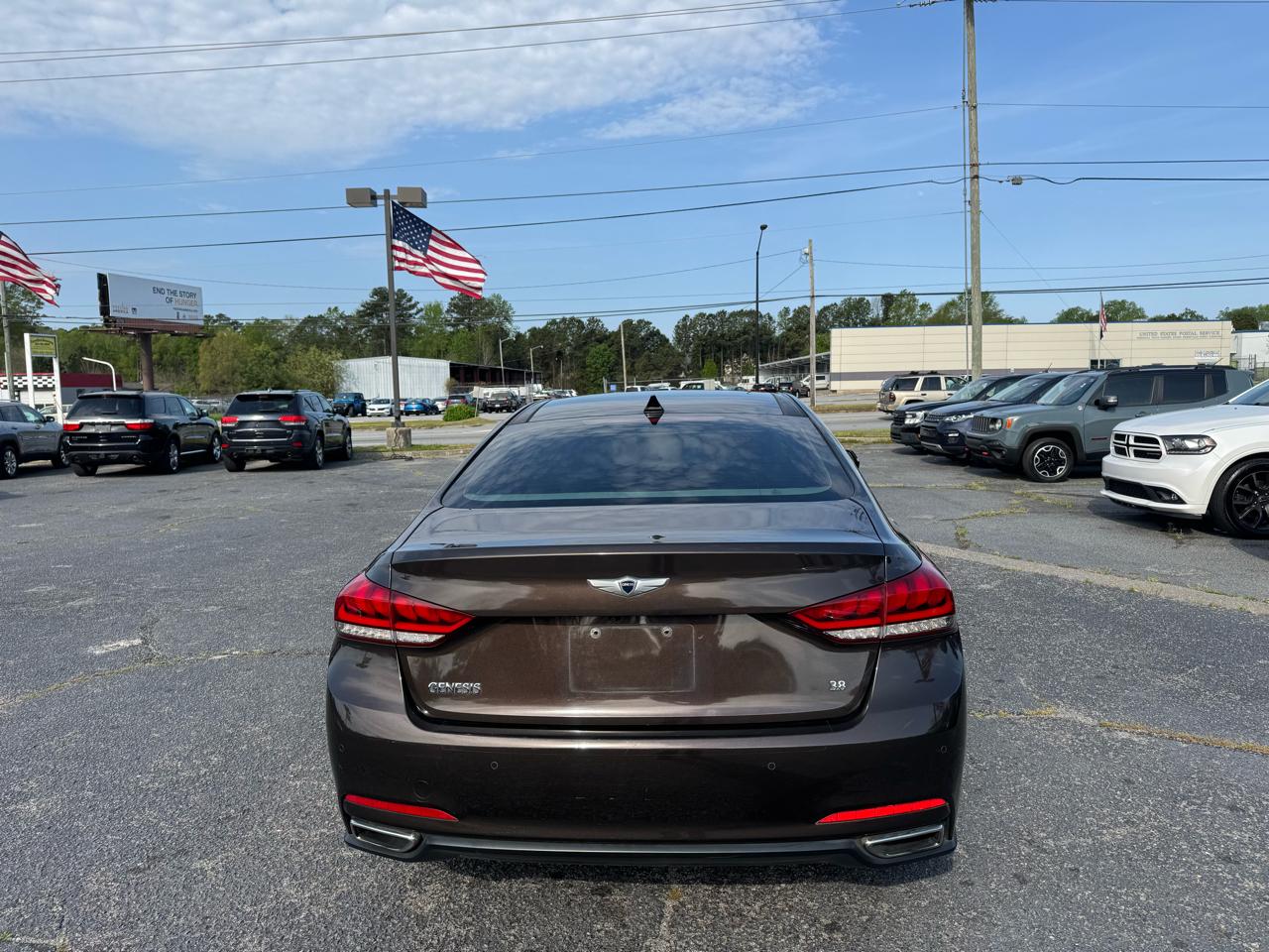 Hyundai Genesis 4dr Sdn V6 3.8L RWD 2015