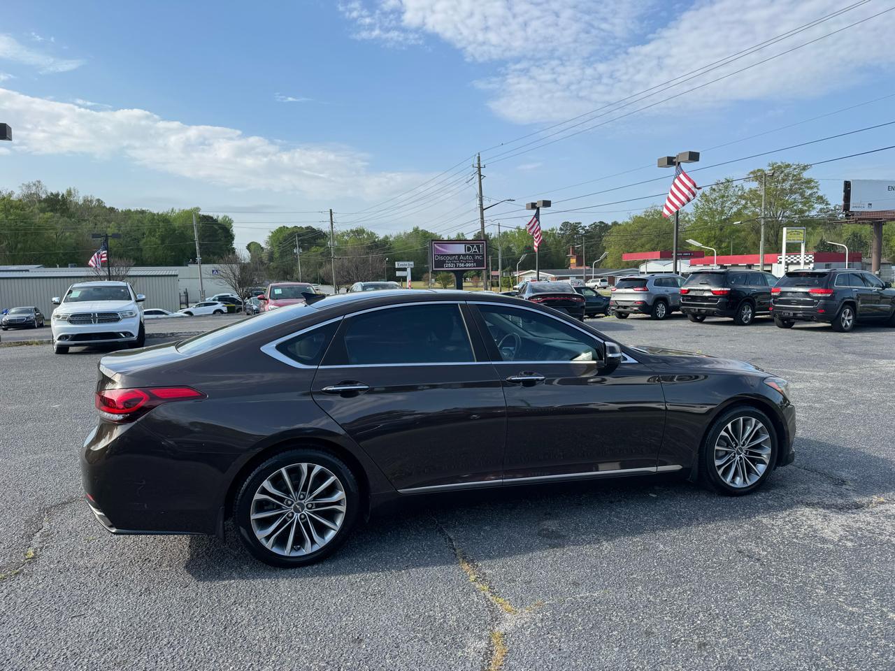 Hyundai Genesis 4dr Sdn V6 3.8L RWD 2015