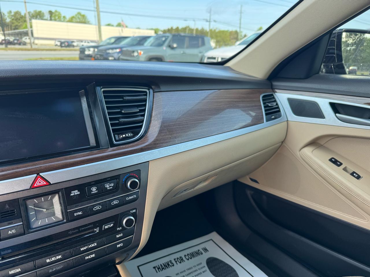 Hyundai Genesis 4dr Sdn V6 3.8L RWD 2015