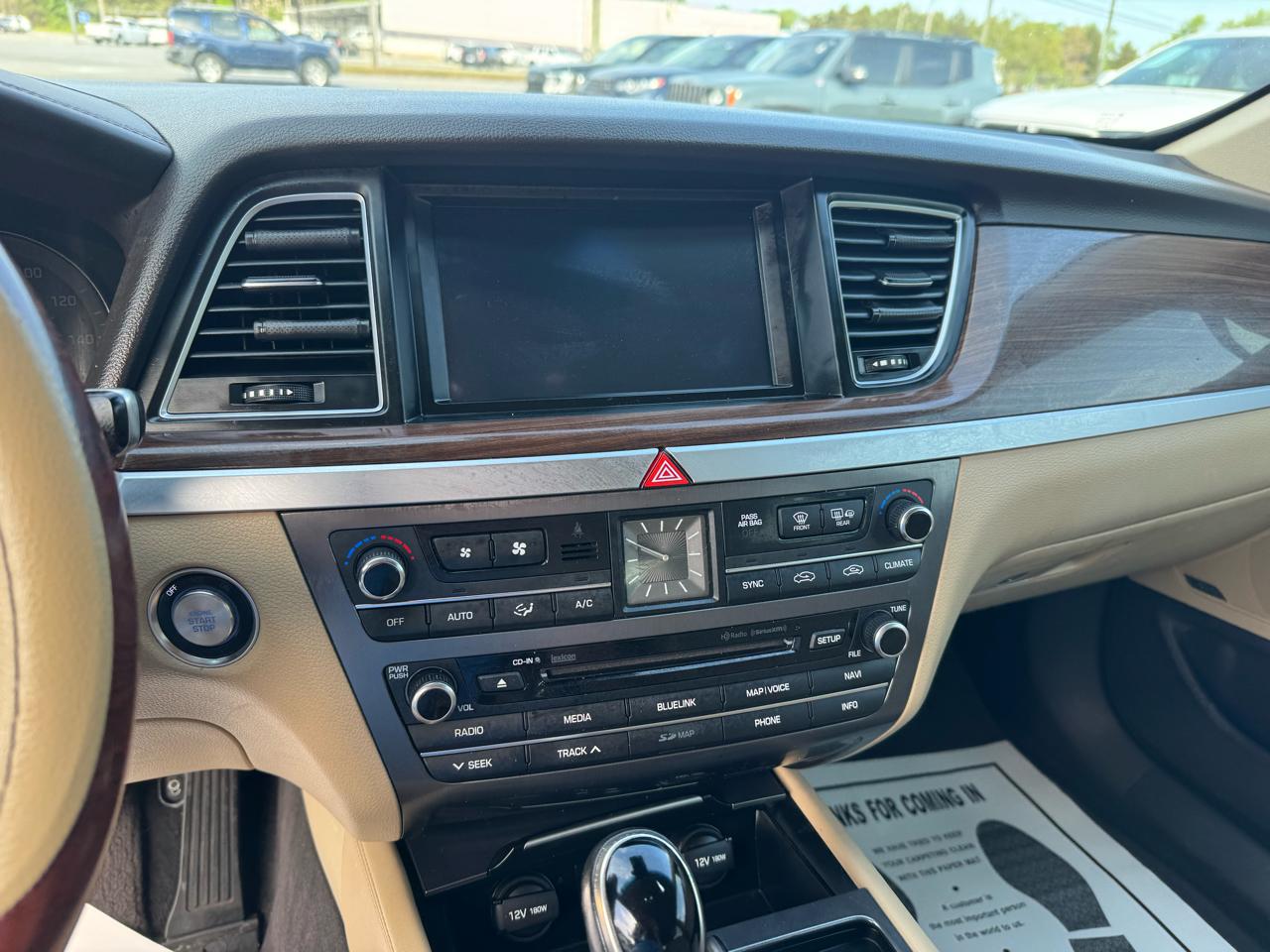 Hyundai Genesis 4dr Sdn V6 3.8L RWD 2015