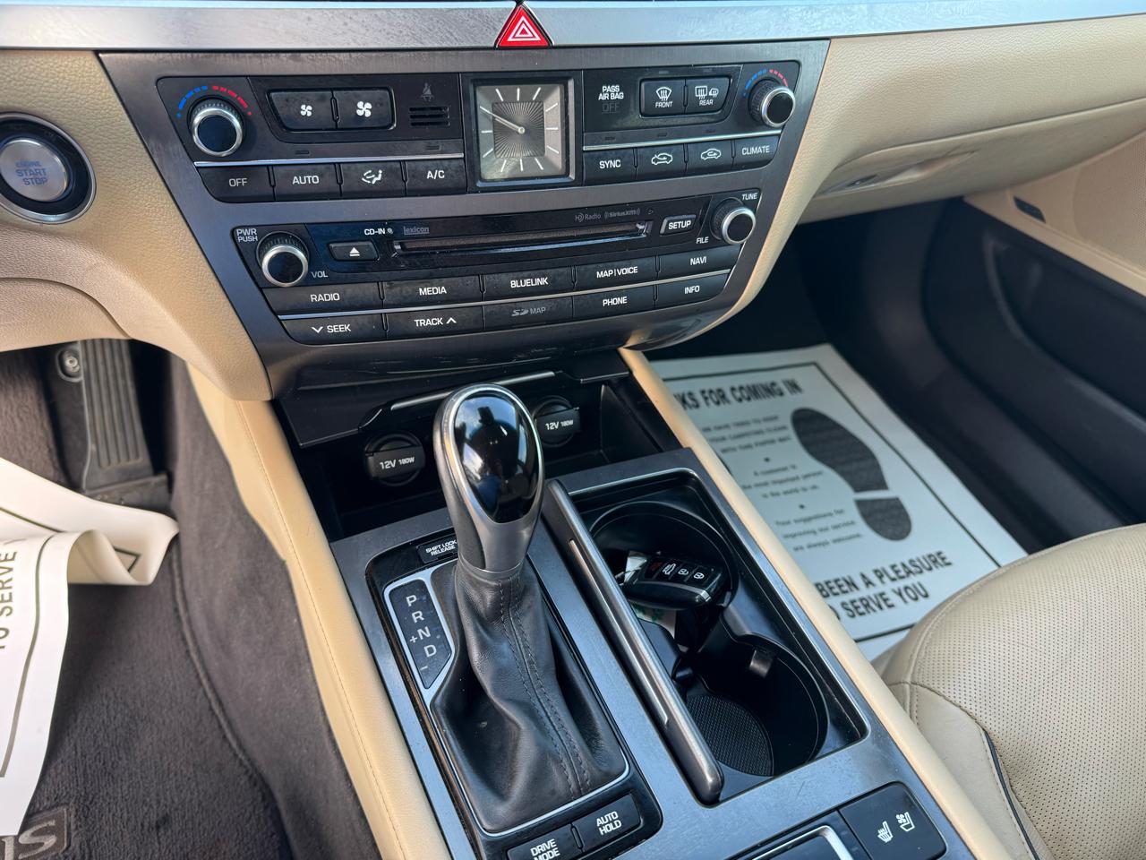 Hyundai Genesis 4dr Sdn V6 3.8L RWD 2015