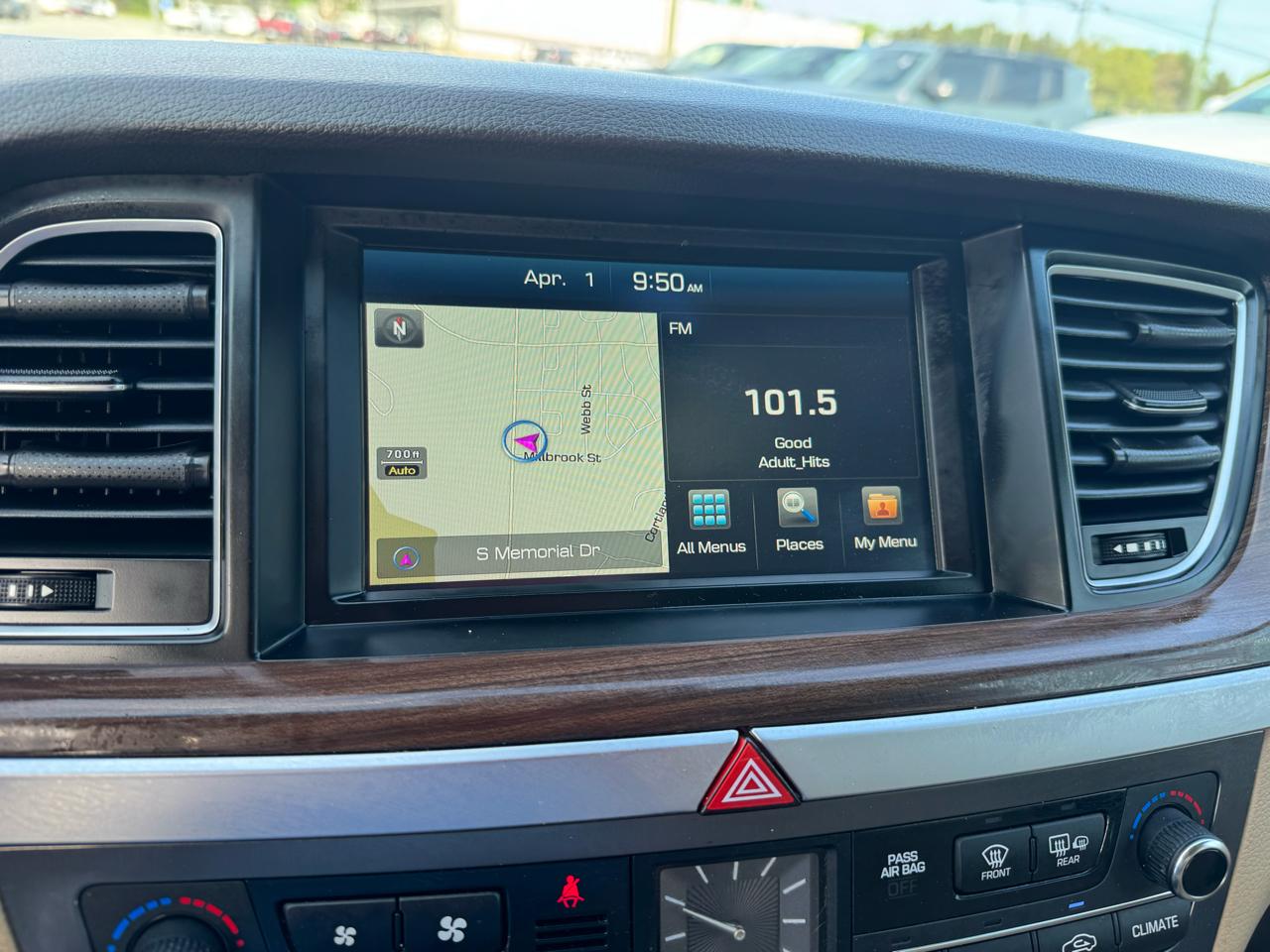 Hyundai Genesis 4dr Sdn V6 3.8L RWD 2015