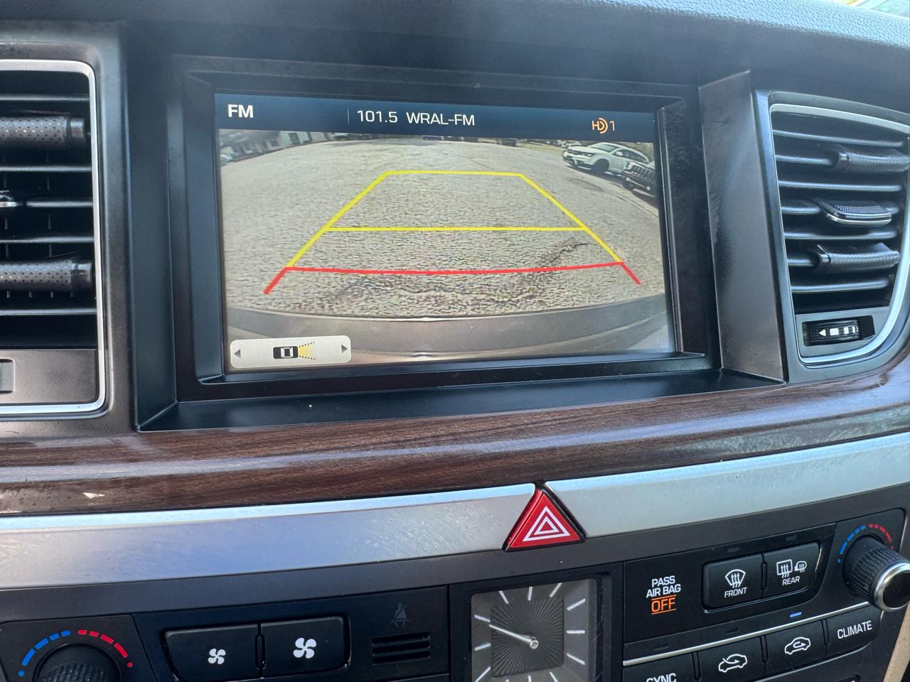 Hyundai Genesis 4dr Sdn V6 3.8L RWD 2015