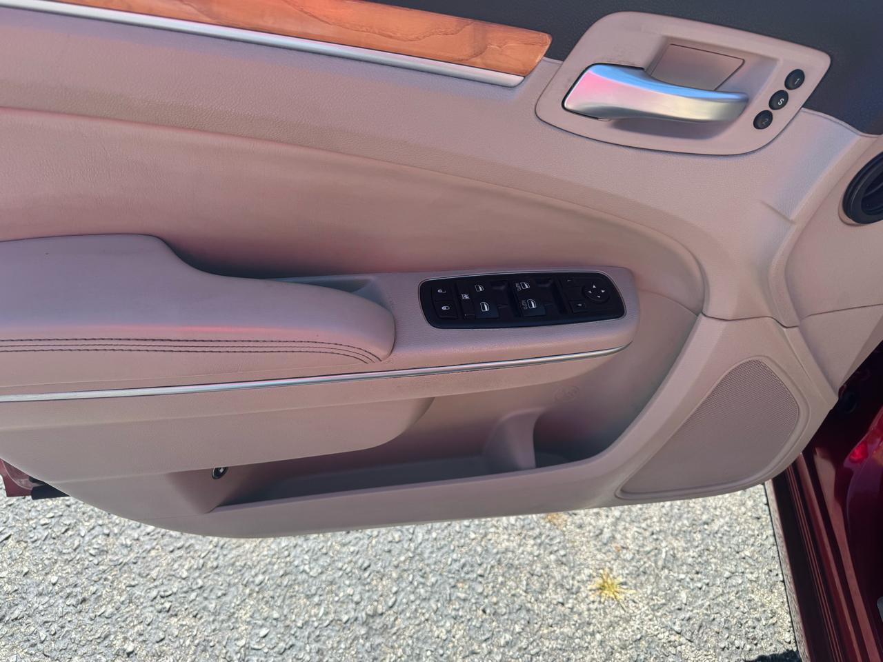 Chrysler 300 4dr Sdn 300C RWD 2014