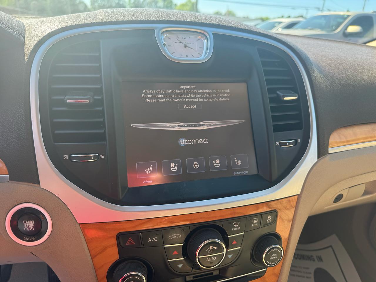 Chrysler 300 4dr Sdn 300C RWD 2014