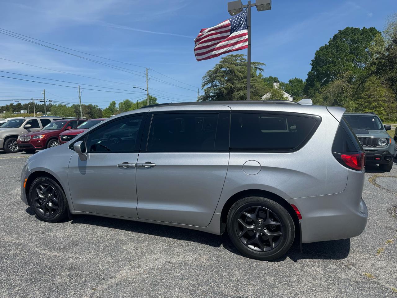 Chrysler Pacifica Touring L FWD 2018