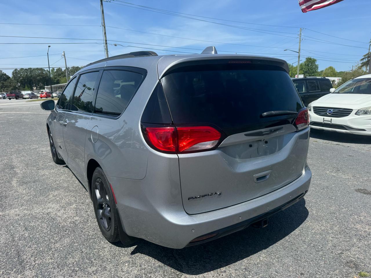 Chrysler Pacifica Touring L FWD 2018