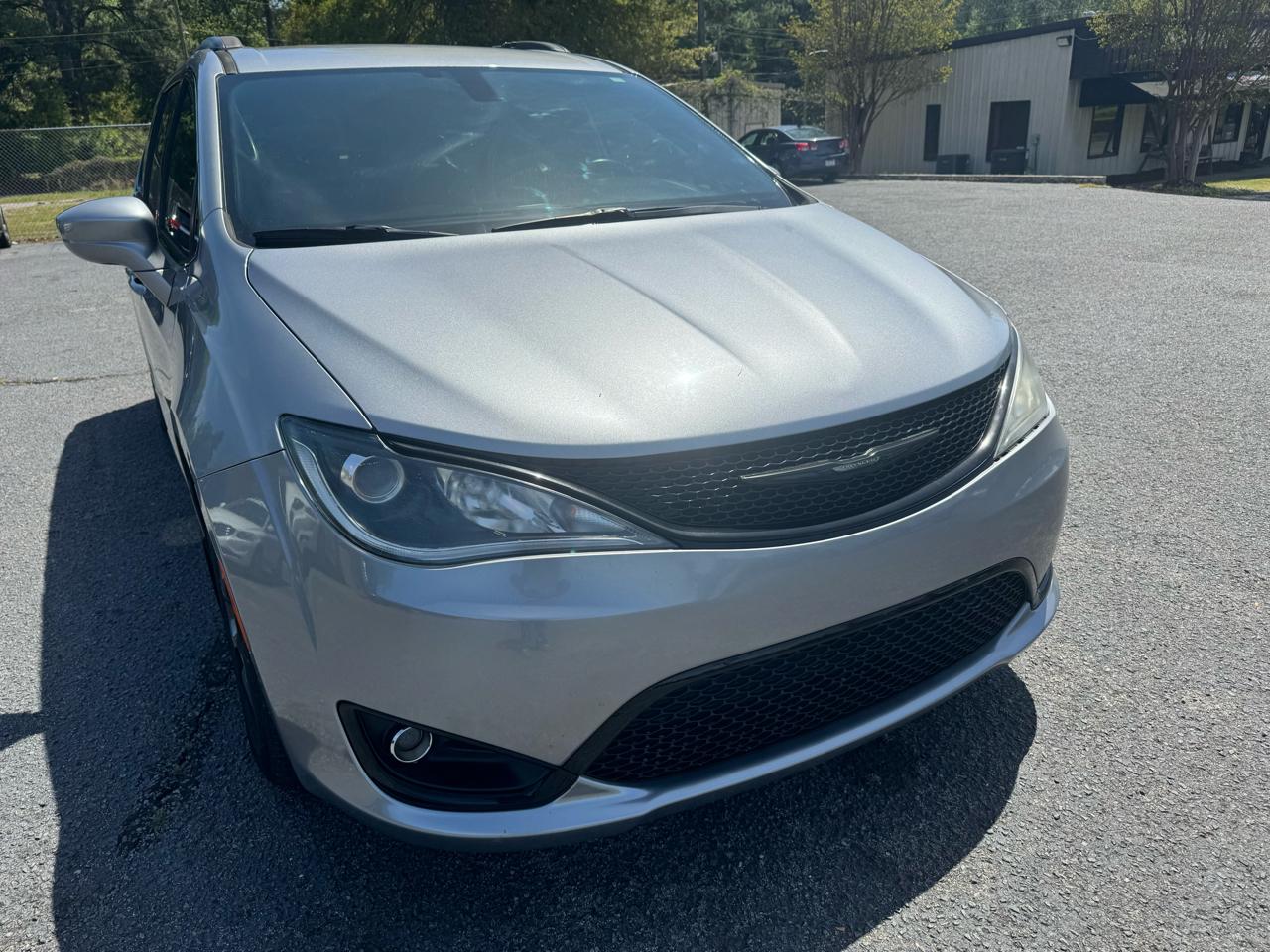 Chrysler Pacifica Touring L FWD 2018