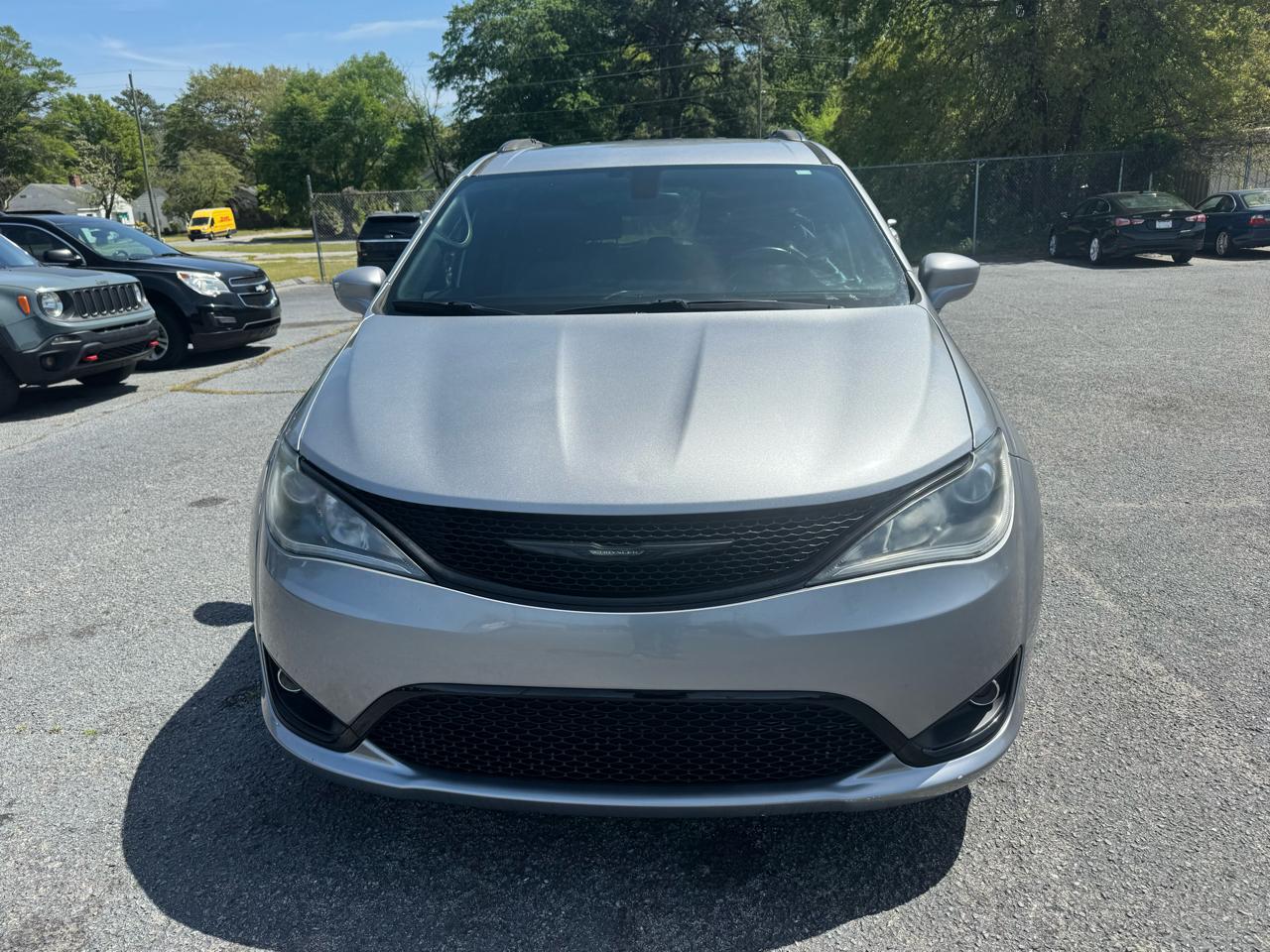 Chrysler Pacifica Touring L FWD 2018