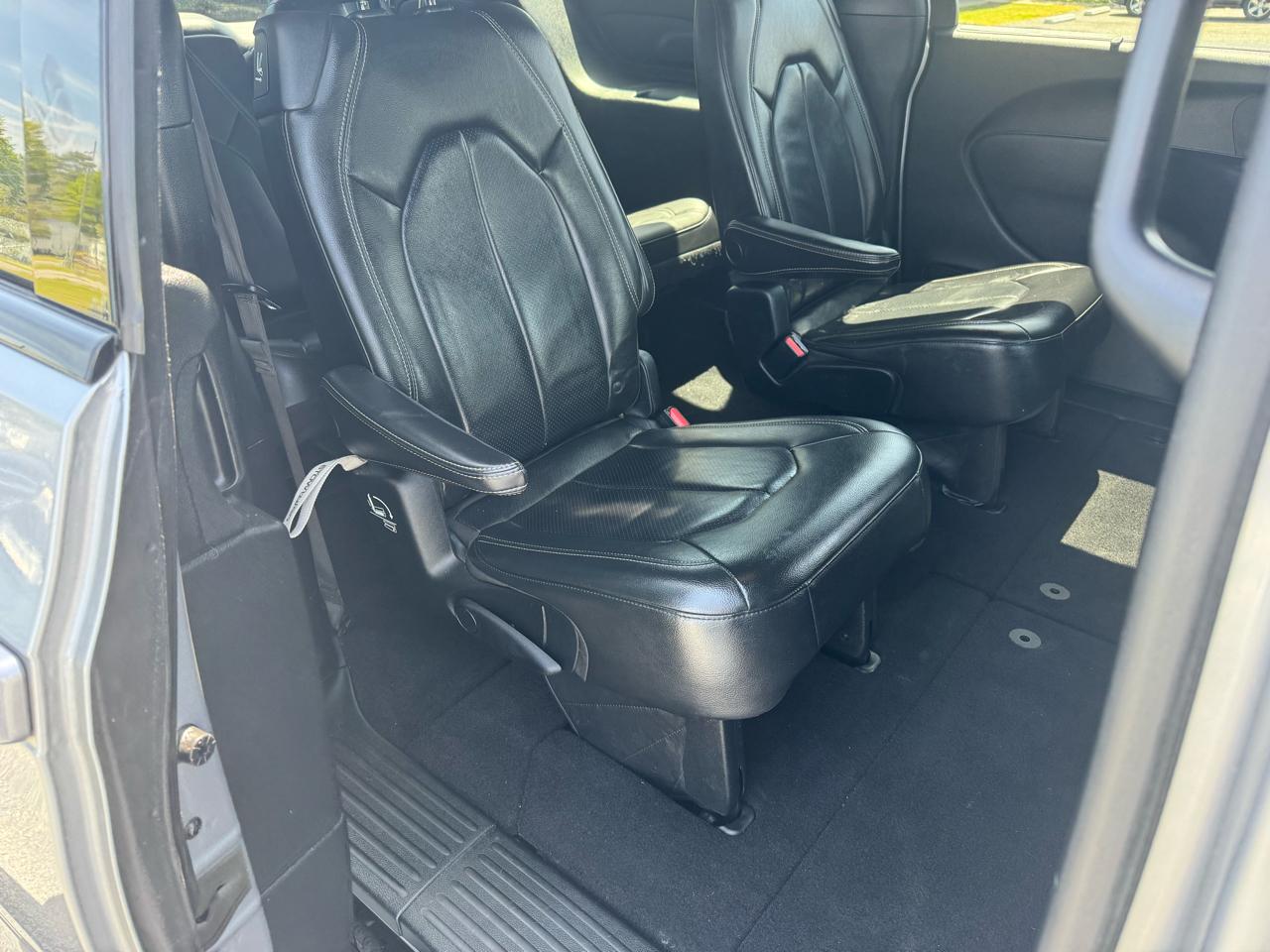 Chrysler Pacifica Touring L FWD 2018