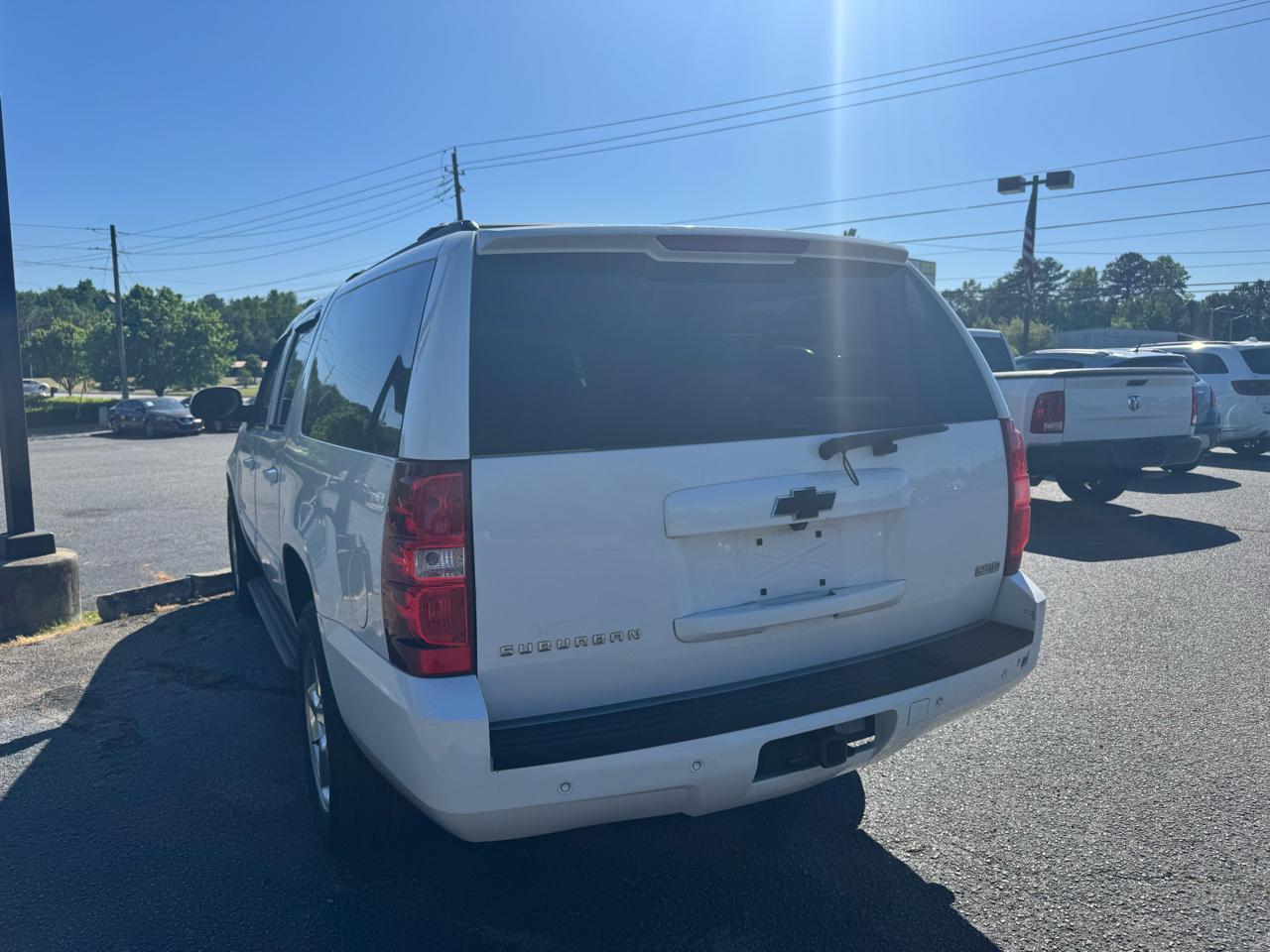 Chevrolet Suburban 2WD 4dr 1500 LT 2012