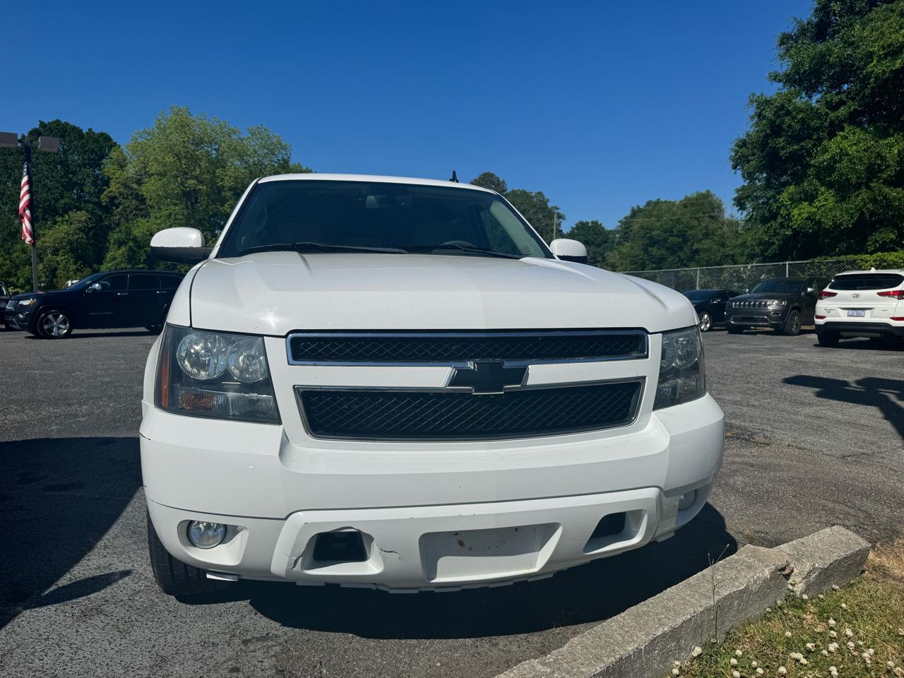 Chevrolet Suburban 2WD 4dr 1500 LT 2012