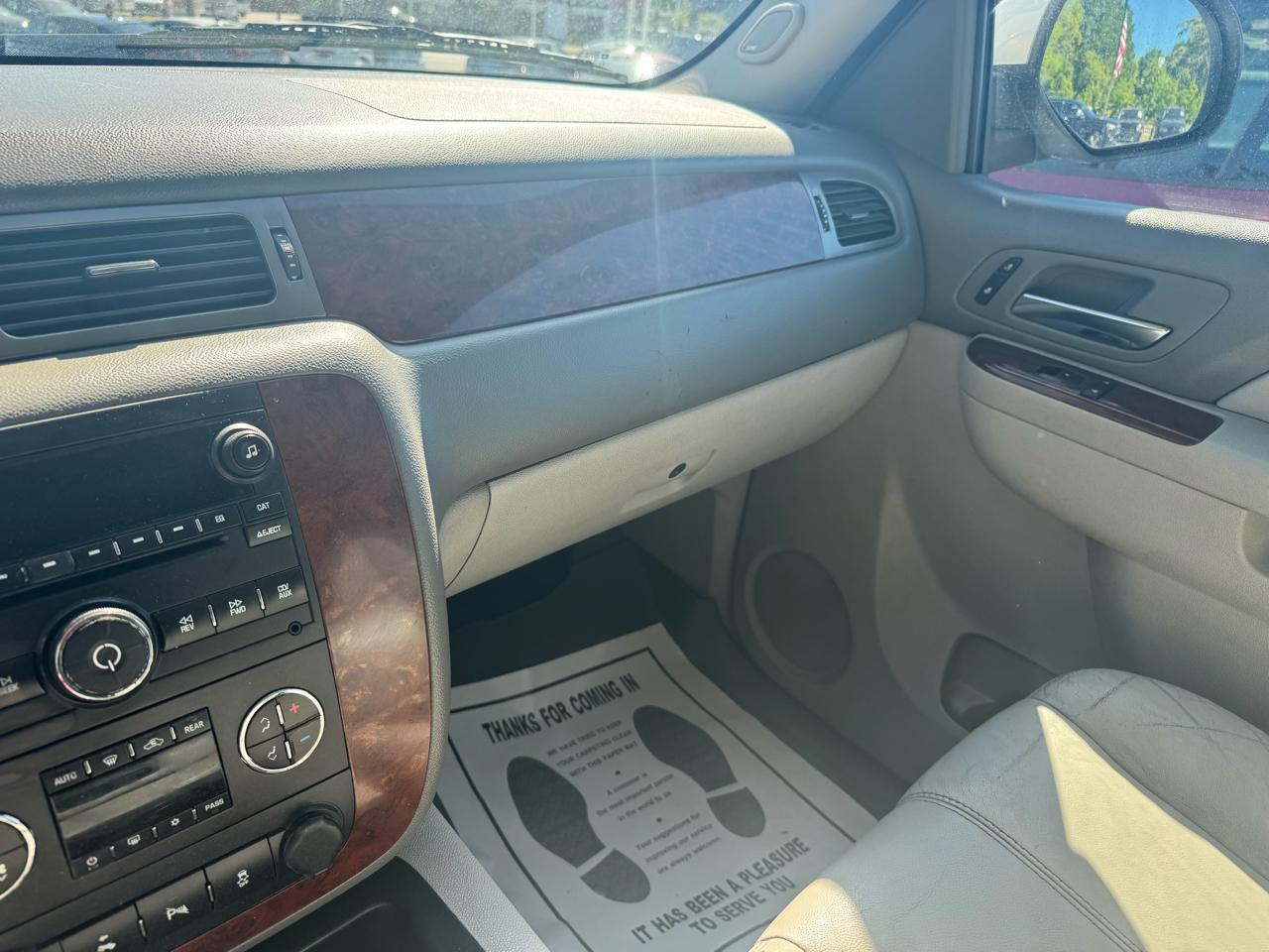 Chevrolet Suburban 2WD 4dr 1500 LT 2012