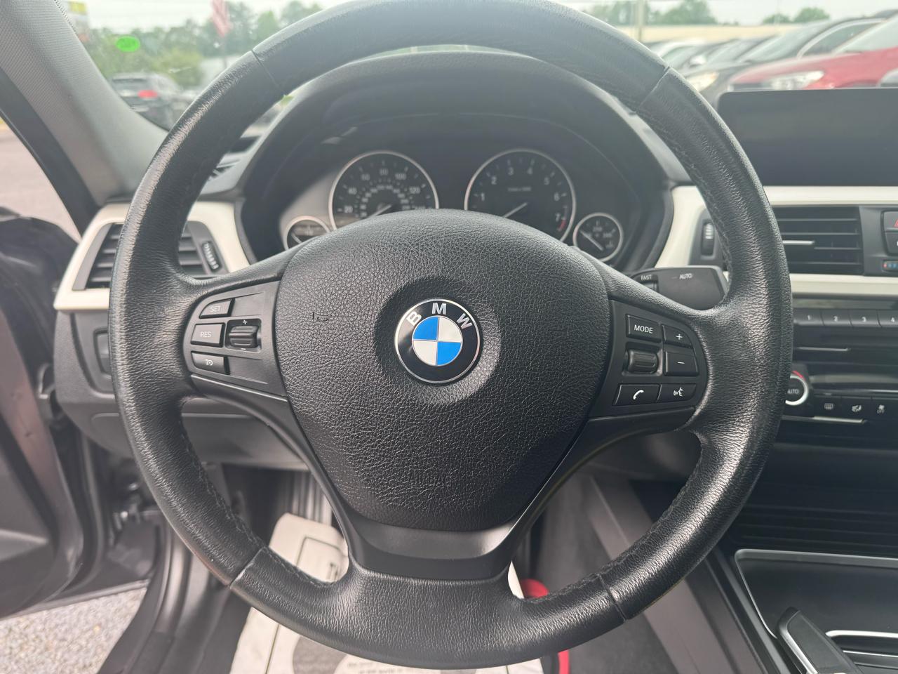 BMW 3 Series 320i xDrive Sedan 2018