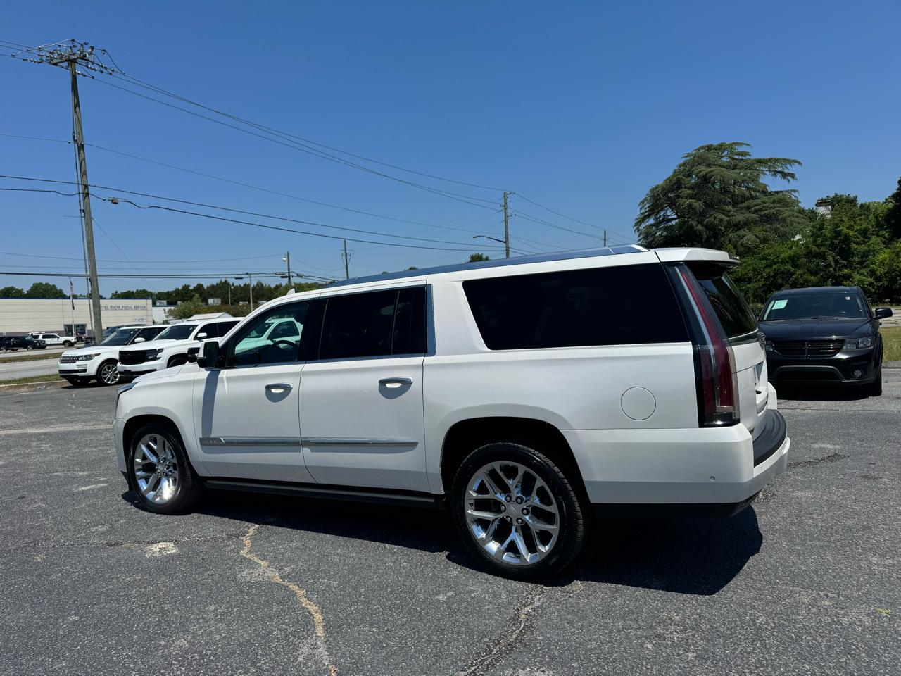 Cadillac Escalade ESV 4WD 4dr Premium Luxury 2017
