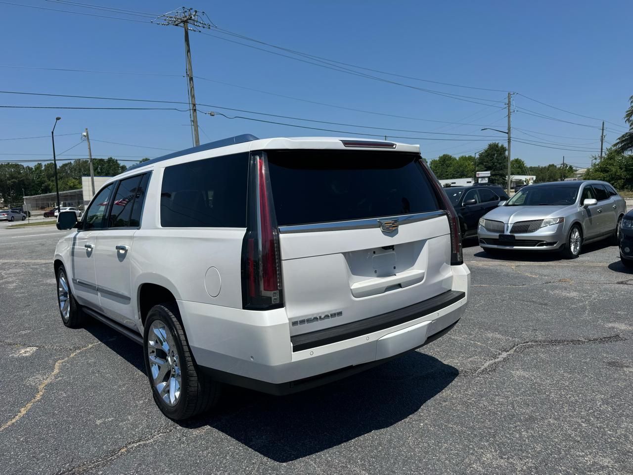Cadillac Escalade ESV 4WD 4dr Premium Luxury 2017