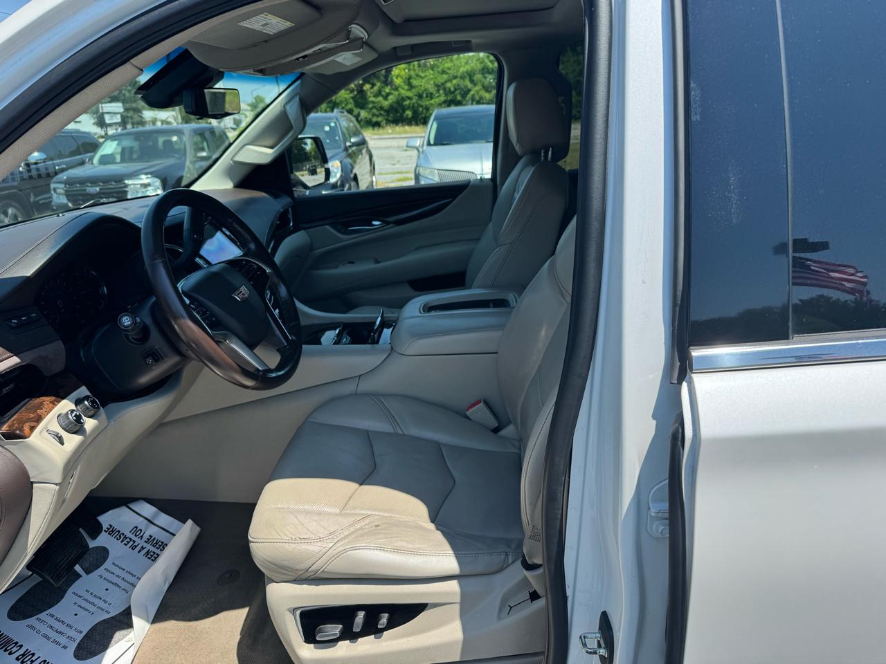 Cadillac Escalade ESV 4WD 4dr Premium Luxury 2017