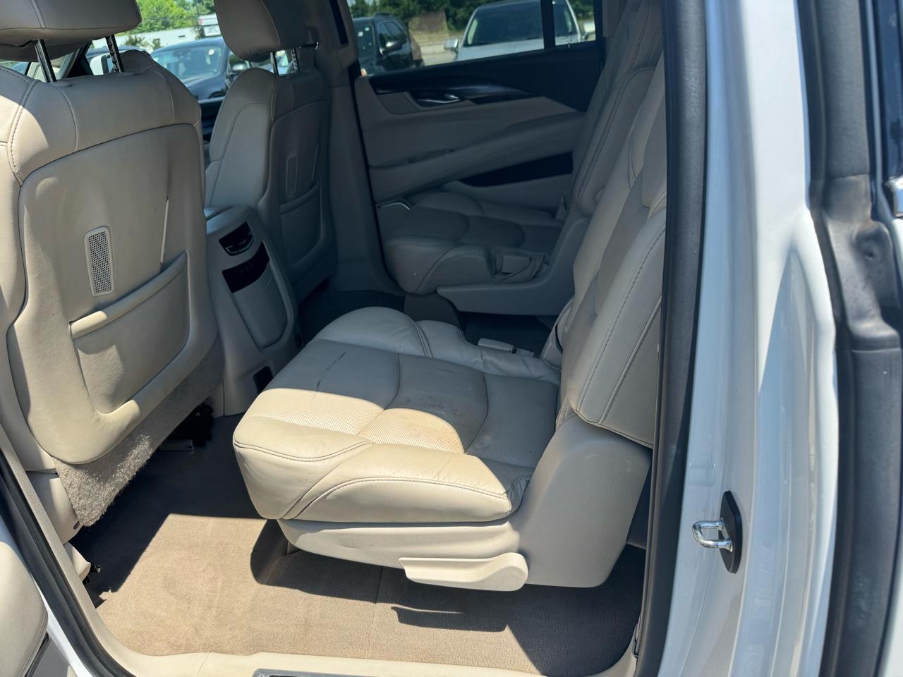 Cadillac Escalade ESV 4WD 4dr Premium Luxury 2017