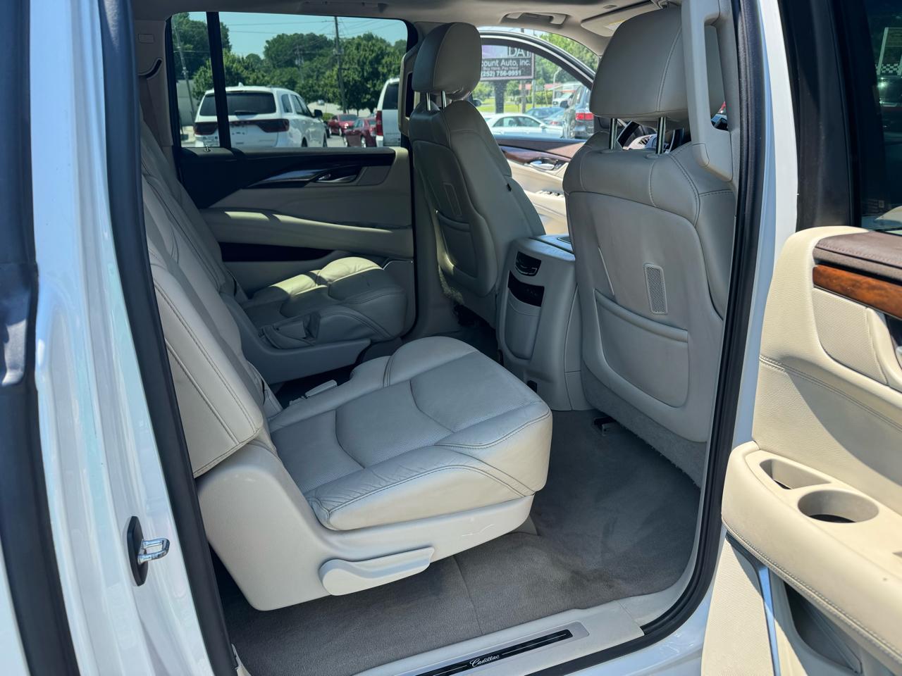 Cadillac Escalade ESV 4WD 4dr Premium Luxury 2017