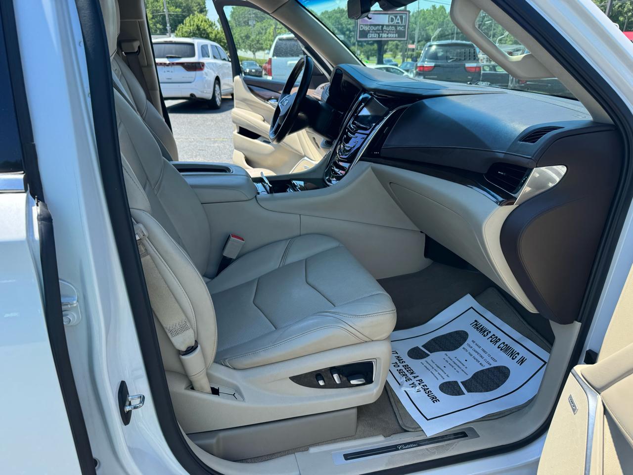 Cadillac Escalade ESV 4WD 4dr Premium Luxury 2017