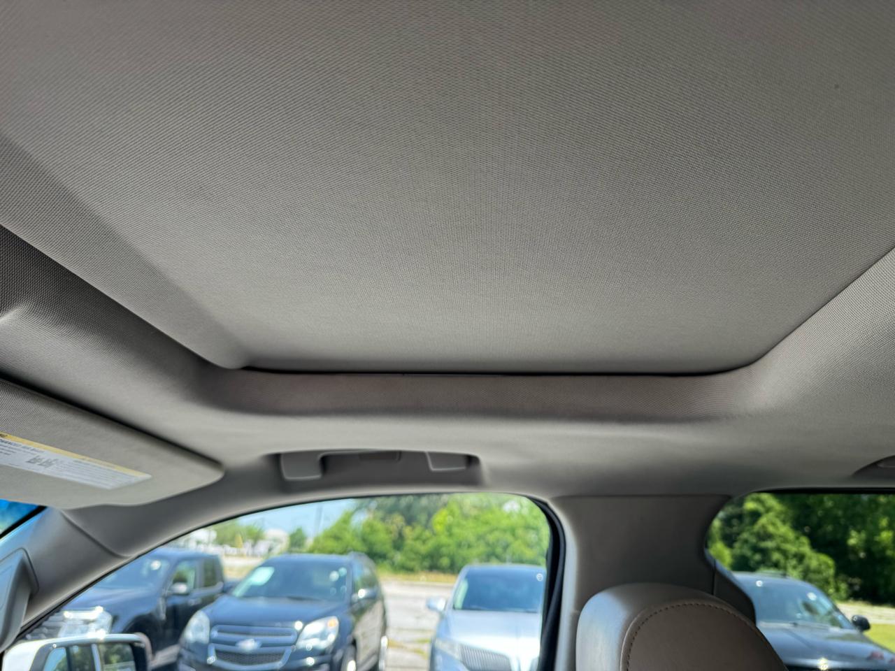 Cadillac Escalade ESV 4WD 4dr Premium Luxury 2017