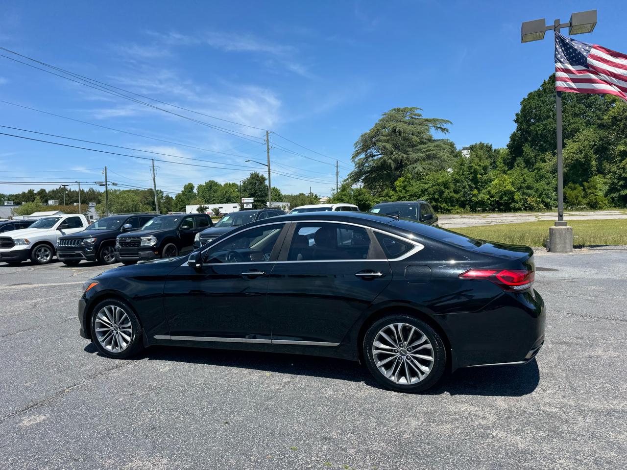 Hyundai Genesis 4dr Sdn V6 3.8L RWD 2016