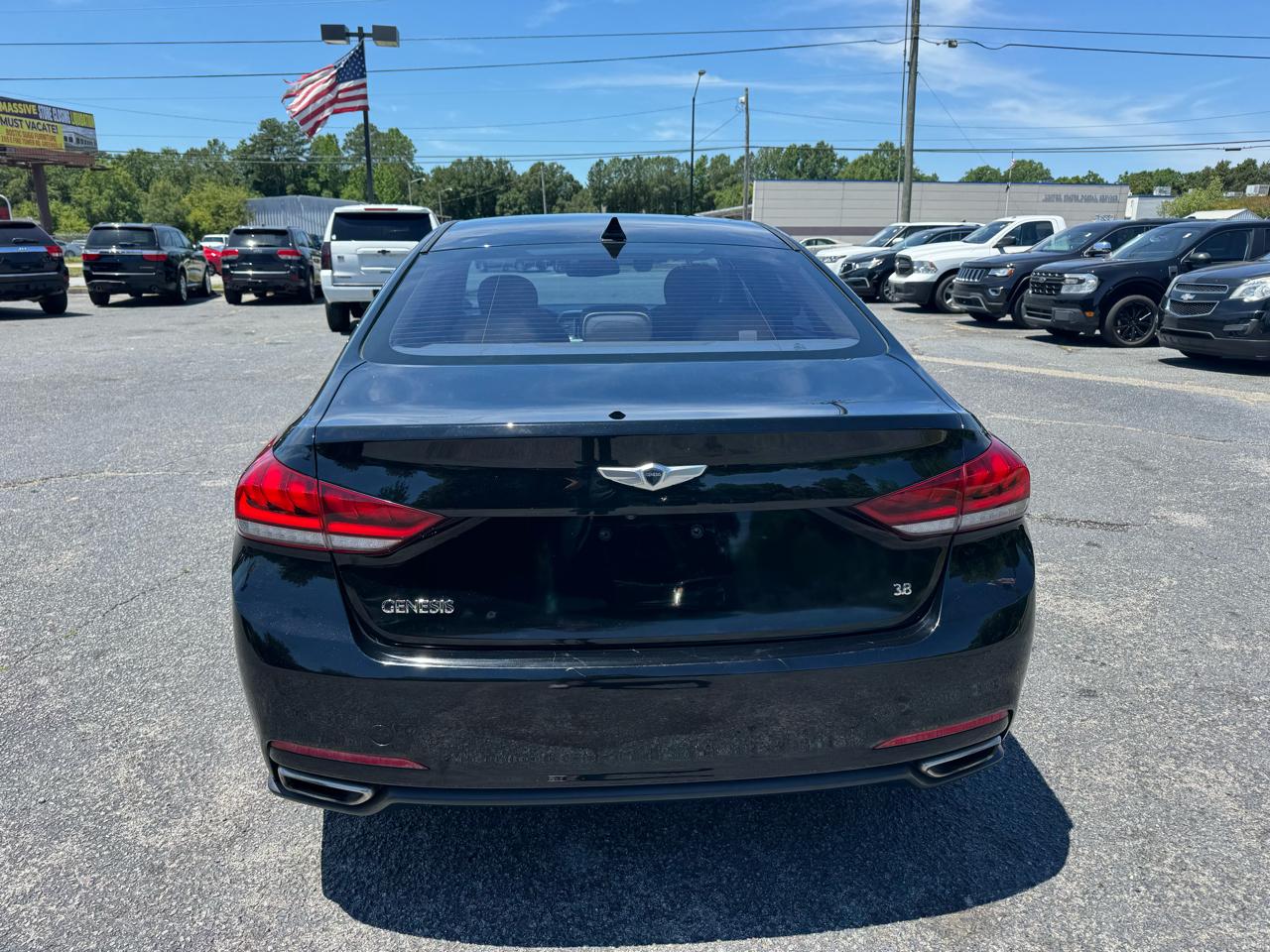 Hyundai Genesis 4dr Sdn V6 3.8L RWD 2016