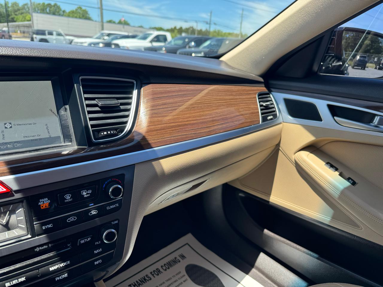 Hyundai Genesis 4dr Sdn V6 3.8L RWD 2016