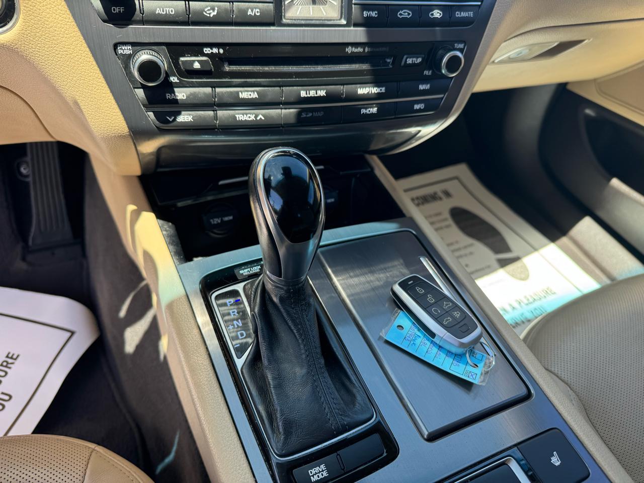 Hyundai Genesis 4dr Sdn V6 3.8L RWD 2016