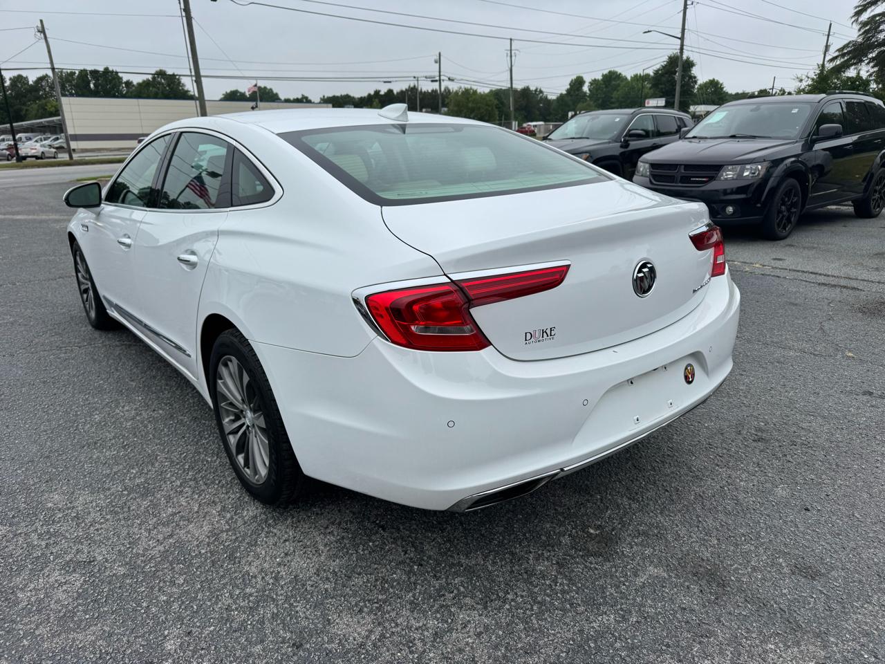 Buick LaCrosse 4dr Sdn Essence FWD 2019