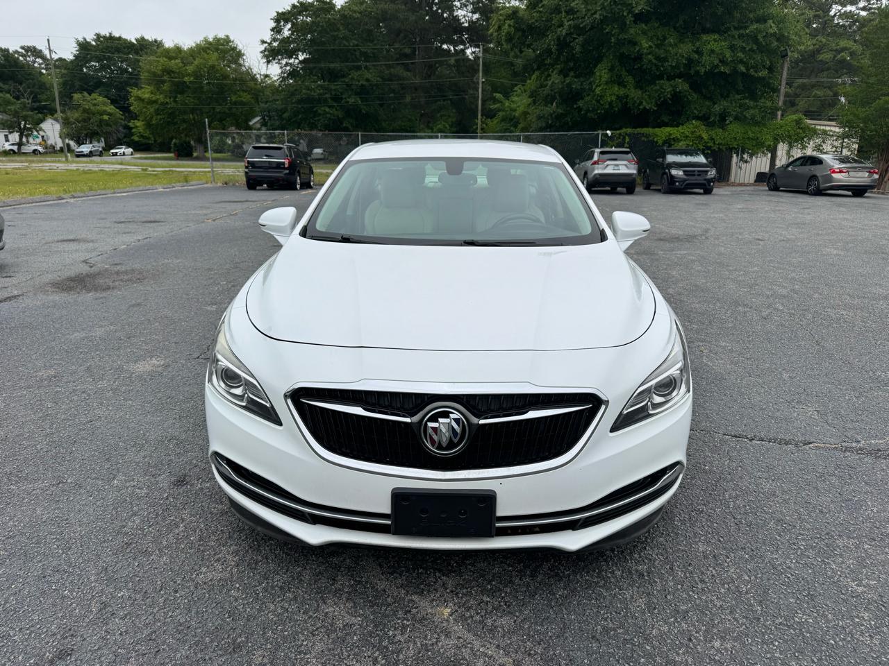 Buick LaCrosse 4dr Sdn Essence FWD 2019