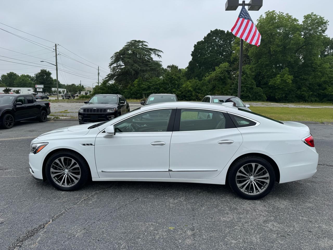 Buick LaCrosse 4dr Sdn Essence FWD 2019