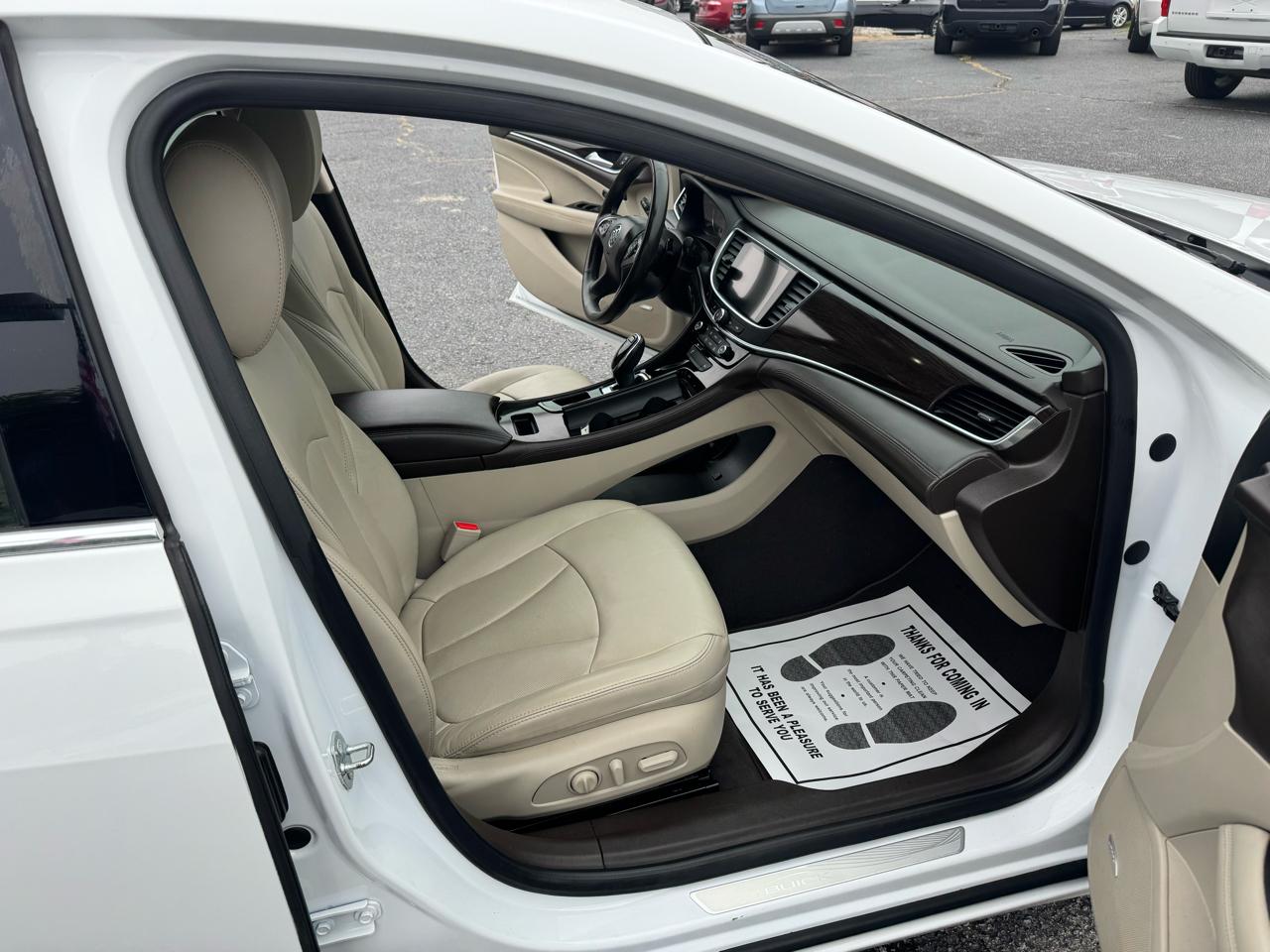Buick LaCrosse 4dr Sdn Essence FWD 2019