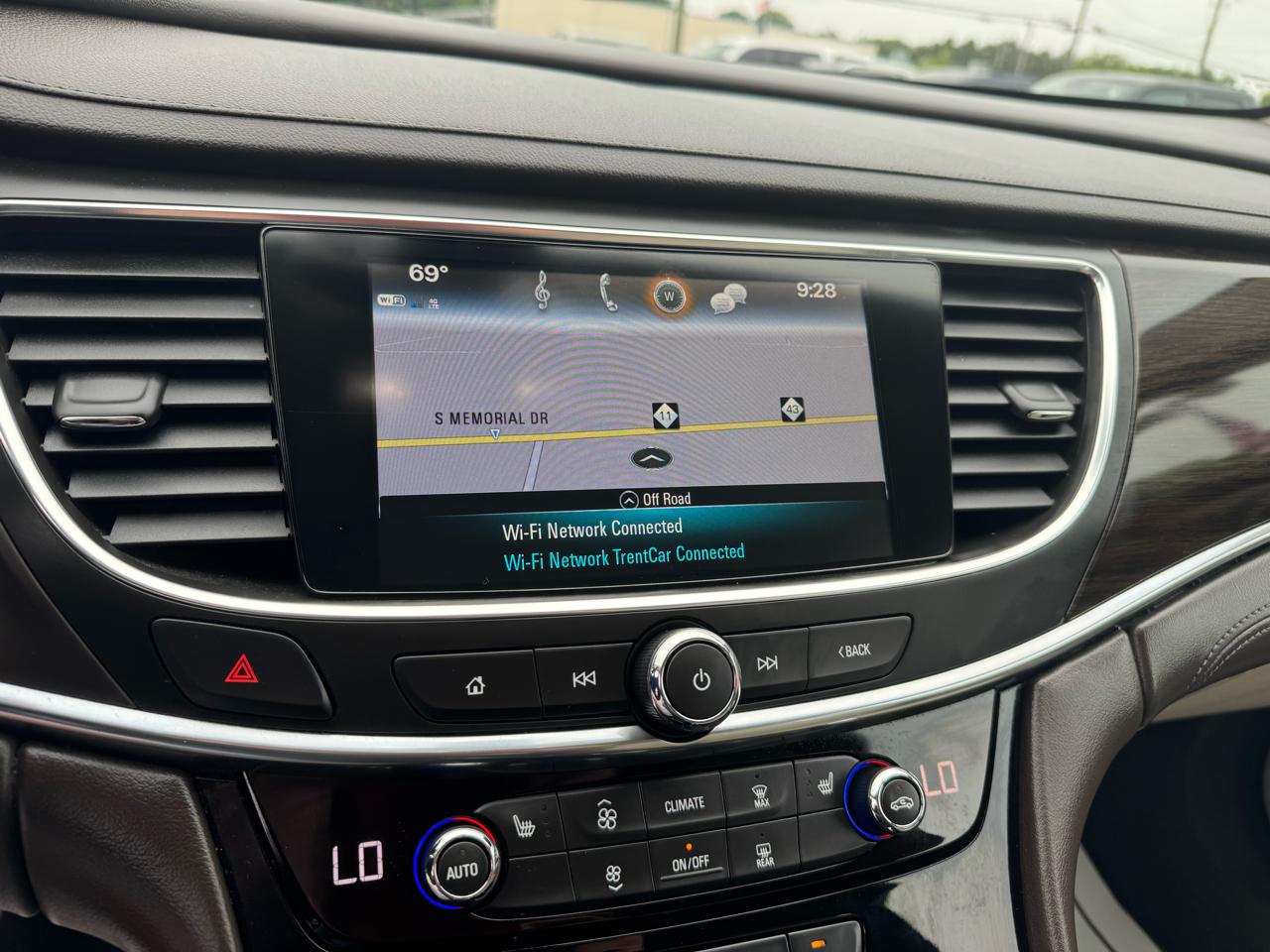 Buick LaCrosse 4dr Sdn Essence FWD 2019