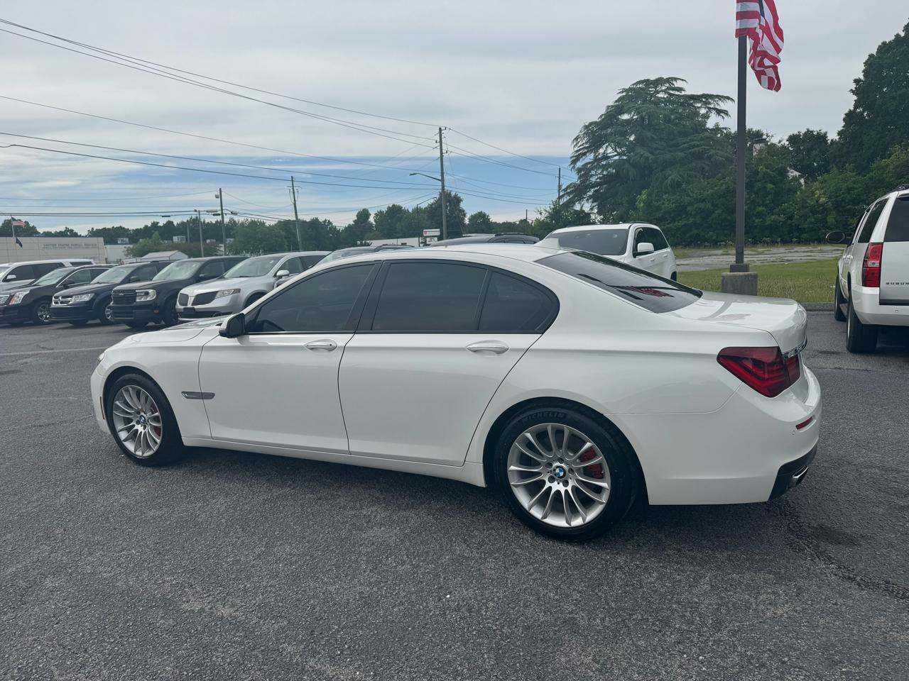 BMW 7 Series 4dr Sdn 740i RWD 2014