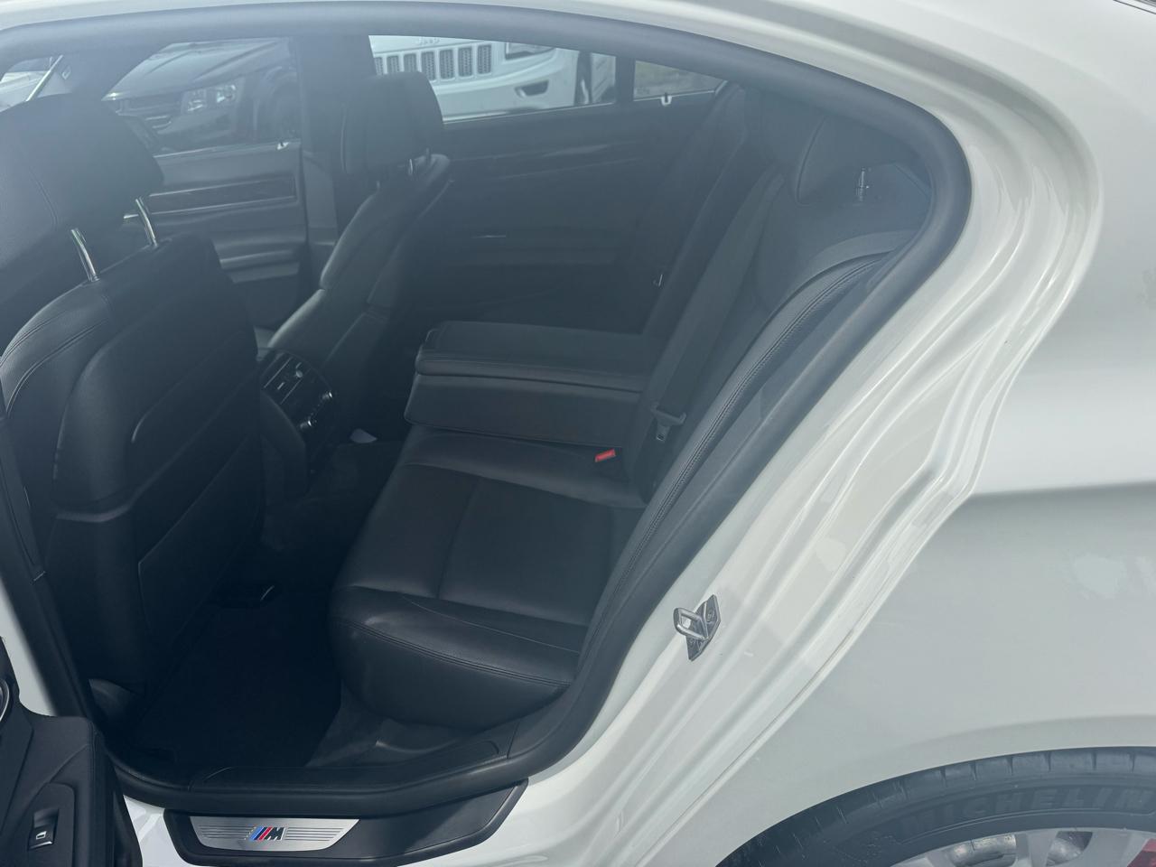 BMW 7 Series 4dr Sdn 740i RWD 2014