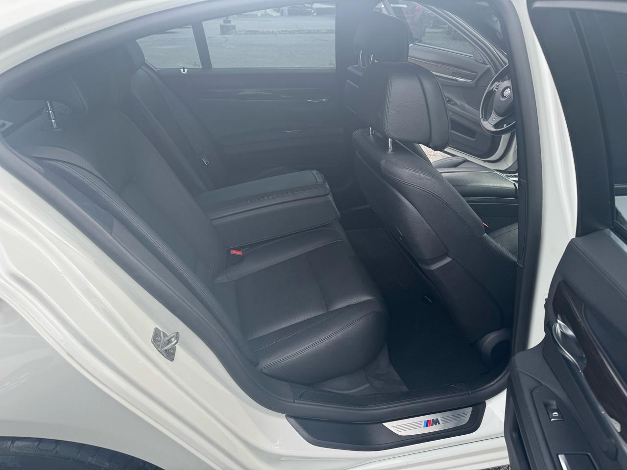 BMW 7 Series 4dr Sdn 740i RWD 2014
