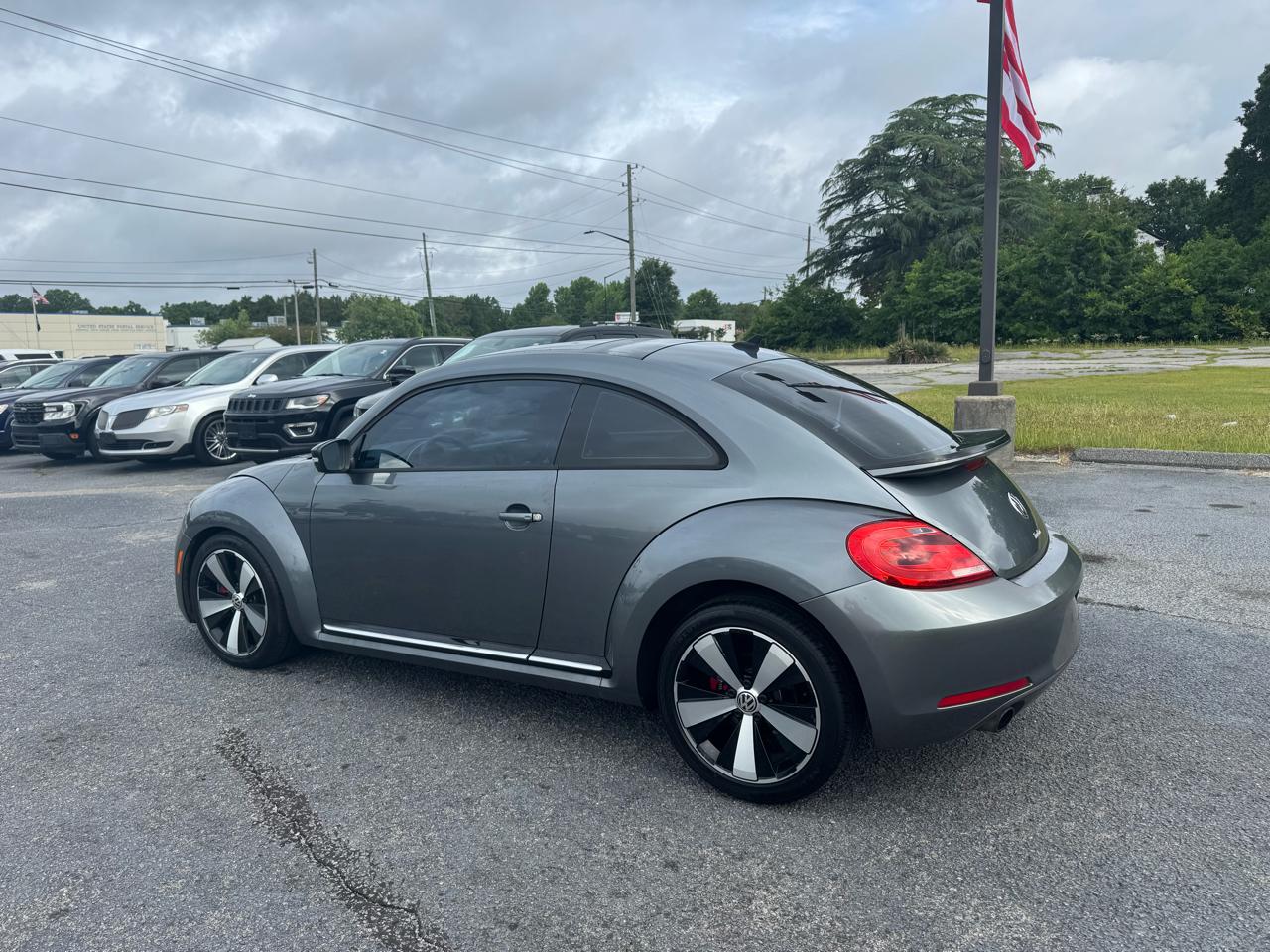 Volkswagen Beetle 2dr Cpe DSG 2.0T Turbo PZEV 2012