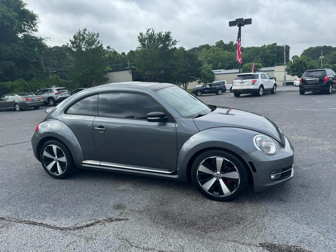Volkswagen Beetle 2dr Cpe DSG 2.0T Turbo PZEV 2012