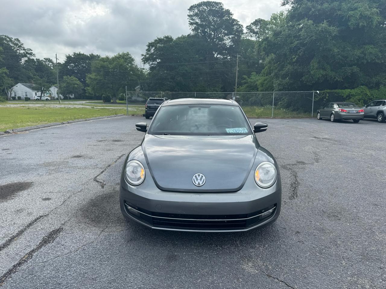 Volkswagen Beetle 2dr Cpe DSG 2.0T Turbo PZEV 2012