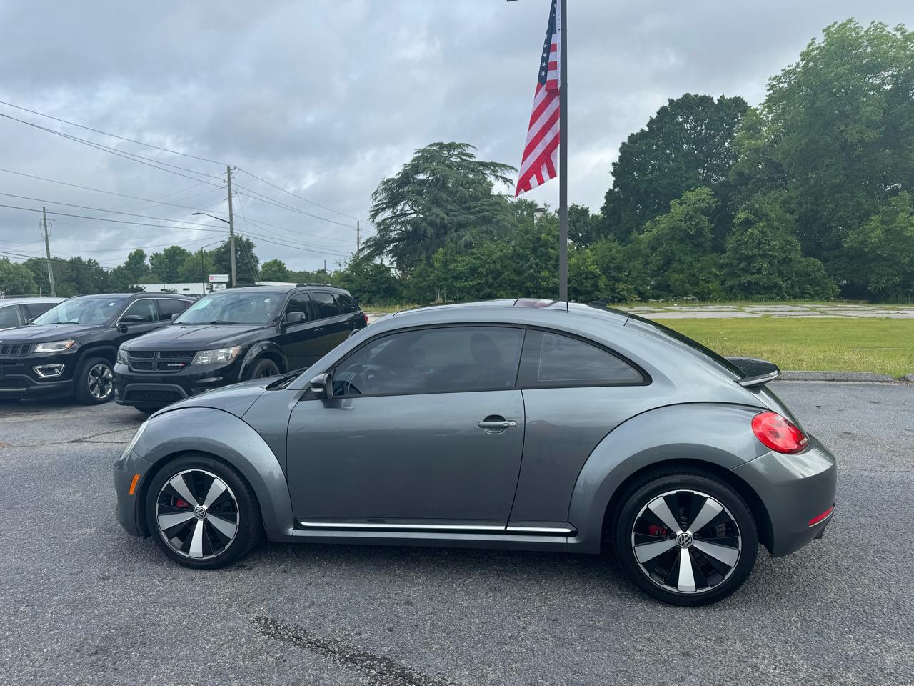 Volkswagen Beetle 2dr Cpe DSG 2.0T Turbo PZEV 2012