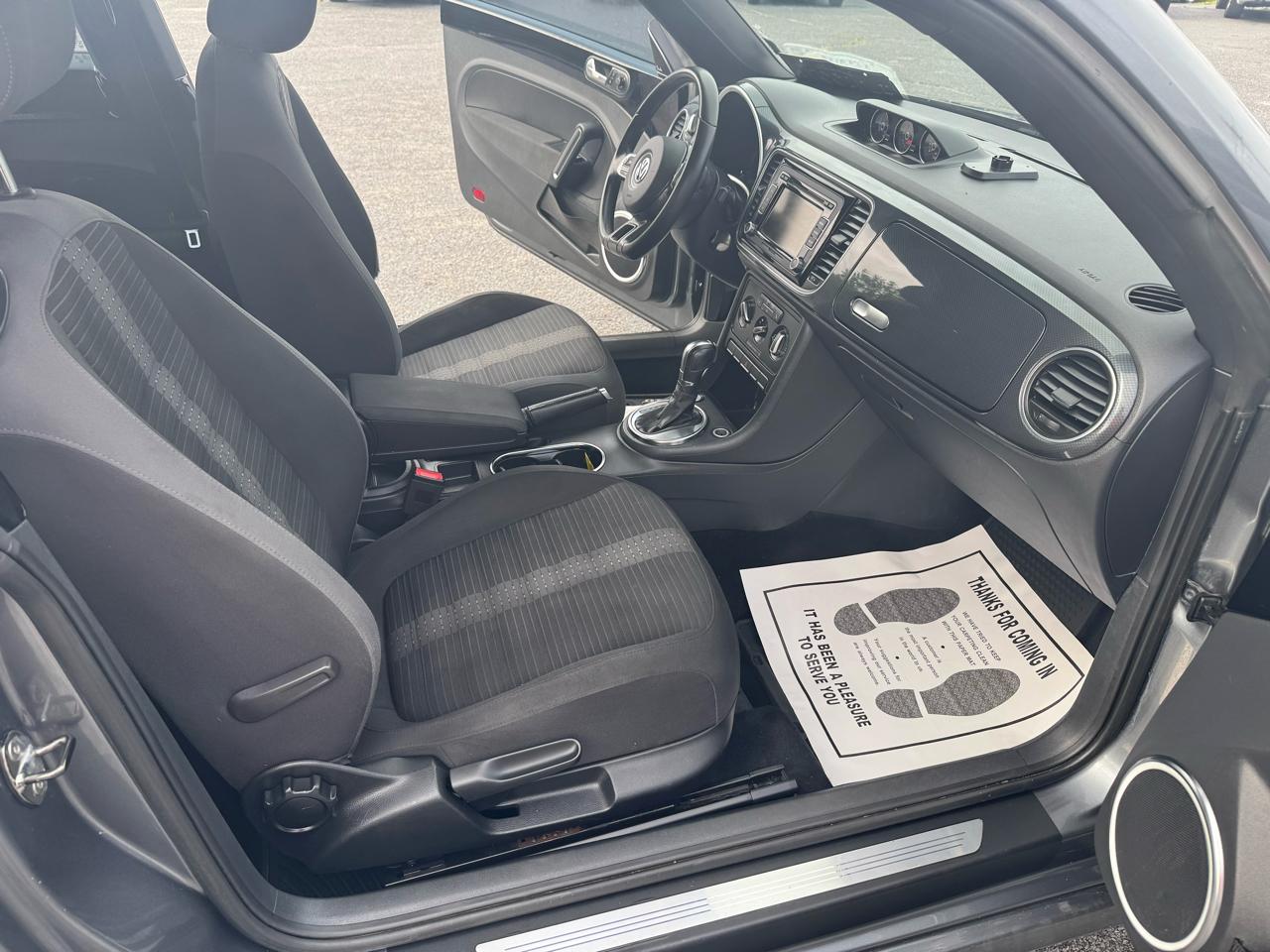 Volkswagen Beetle 2dr Cpe DSG 2.0T Turbo PZEV 2012
