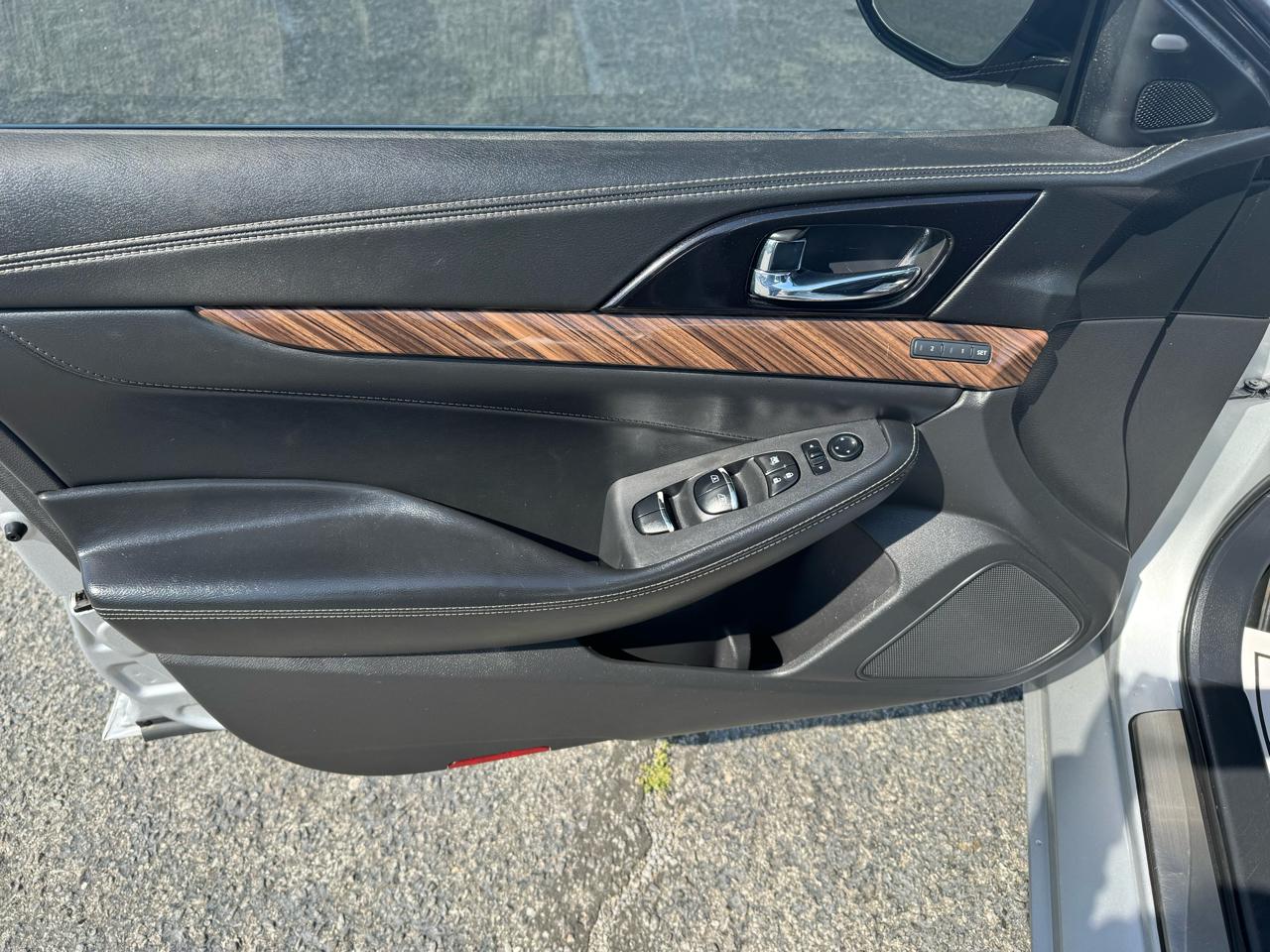 Nissan Maxima 4dr Sdn 3.5 Platinum 2016