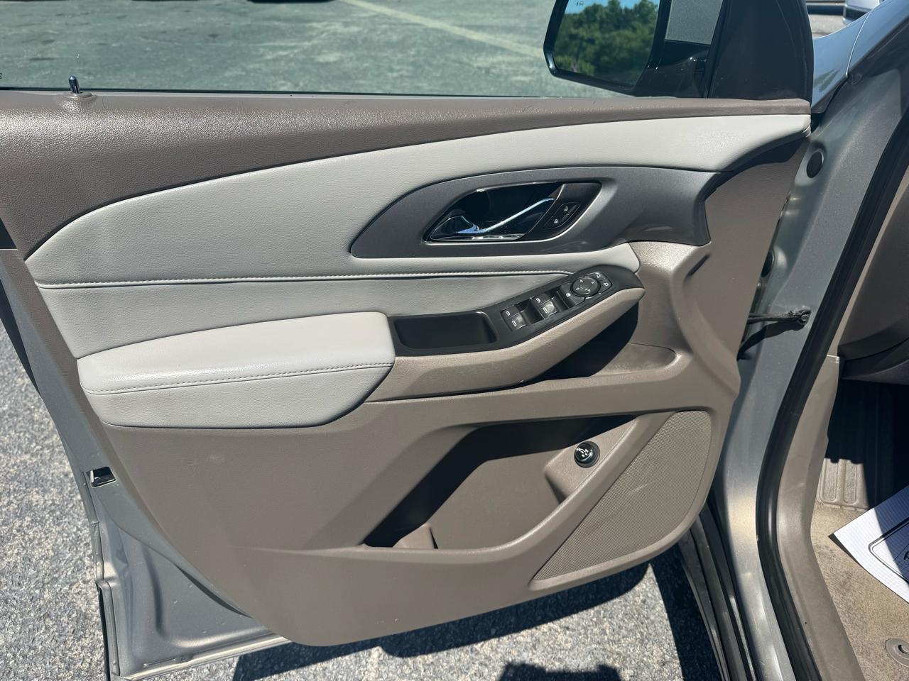 Chevrolet Traverse FWD 4dr LT Cloth w/1LT 2018