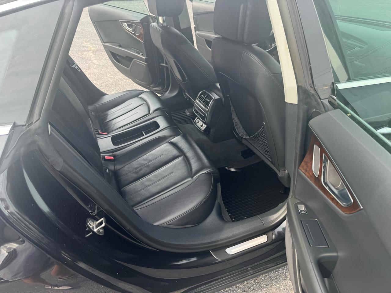 Audi A7 4dr HB quattro 3.0 Premium Plus 2013